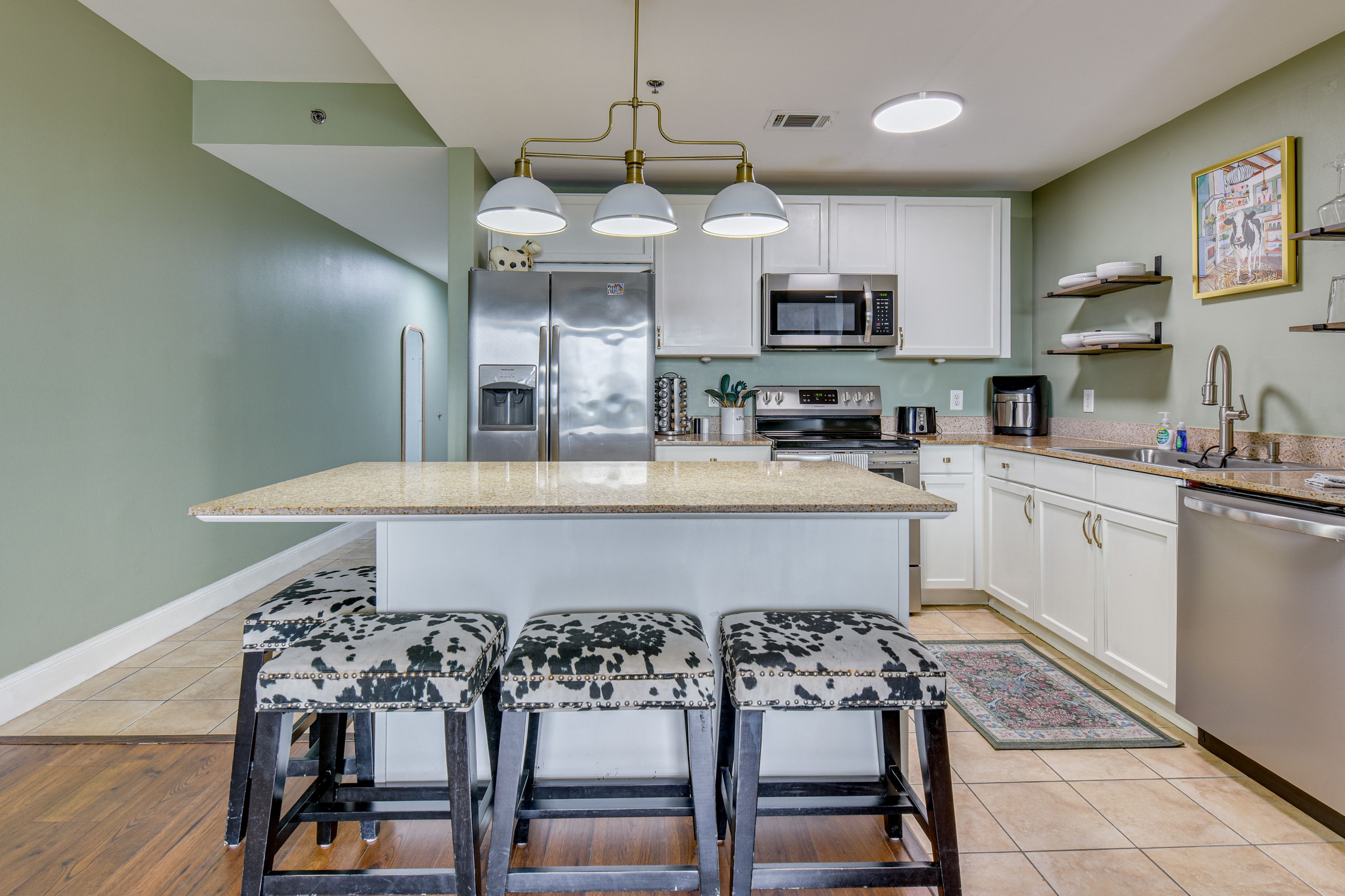 Kitchen | Microwave | Blender | Coffee Maker