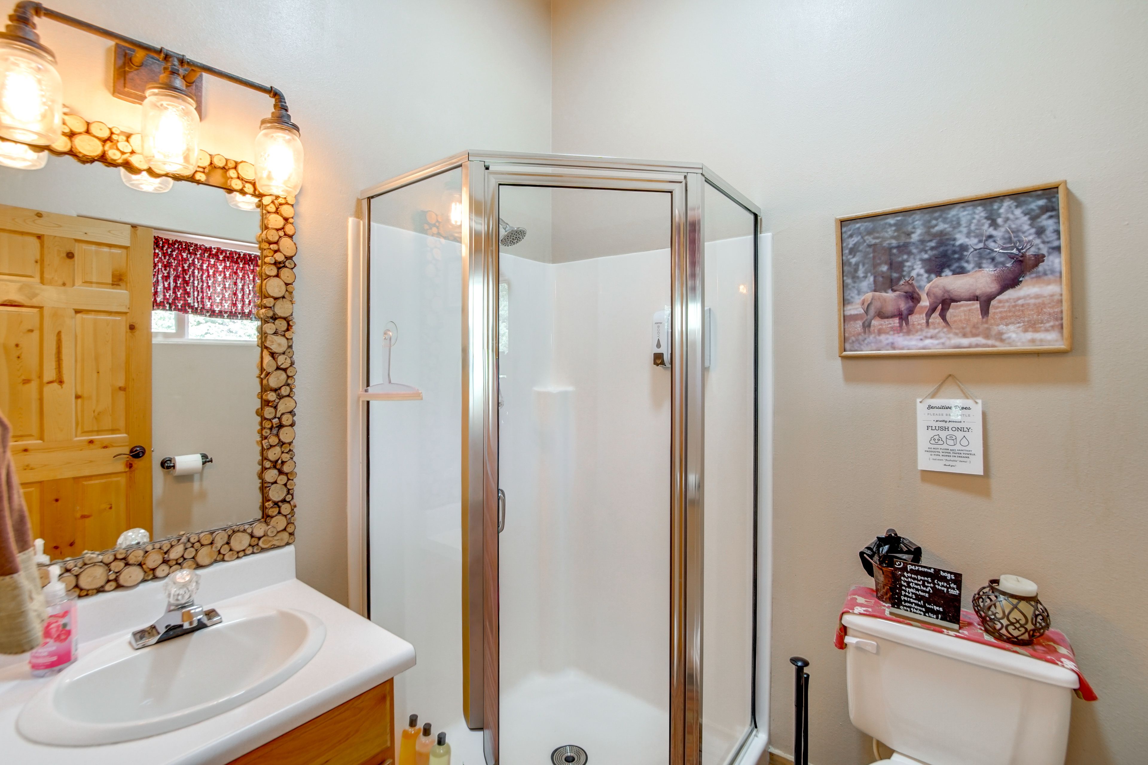 Full Bathroom | Complimentary Toiletries