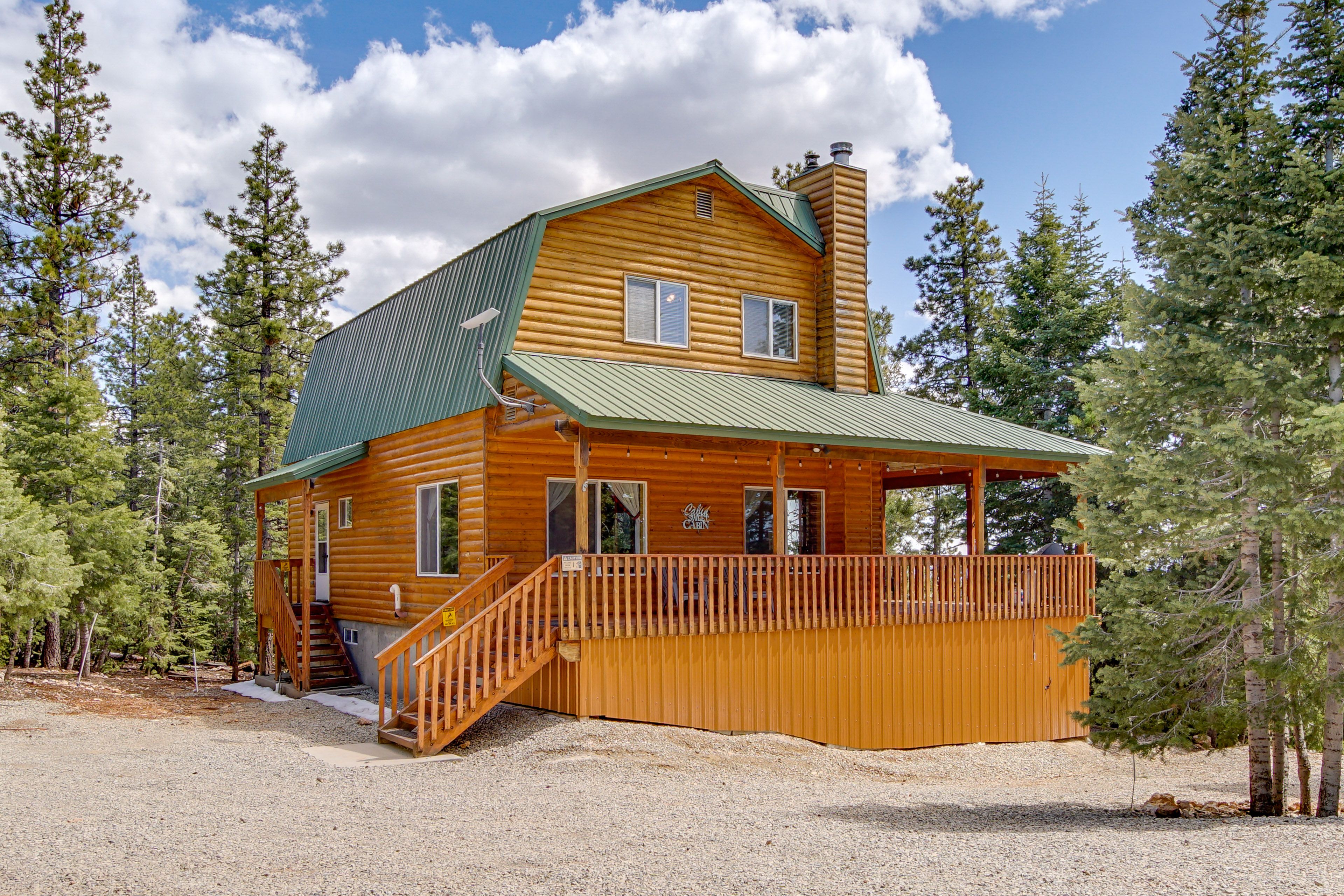 Parking | Driveway (3 Vehicles) | 4WD Recommended/Tire Chains Required Oct-May