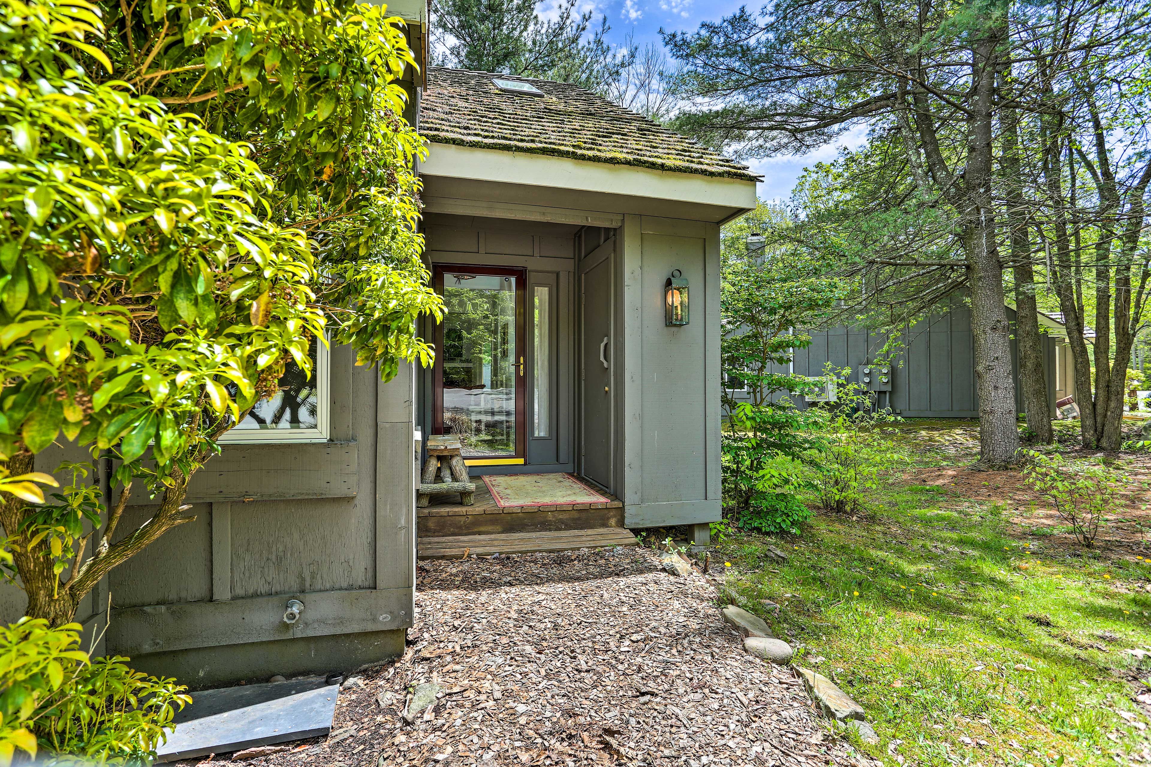 Property Entrance | 1 Step to Enter | Keyless Entry
