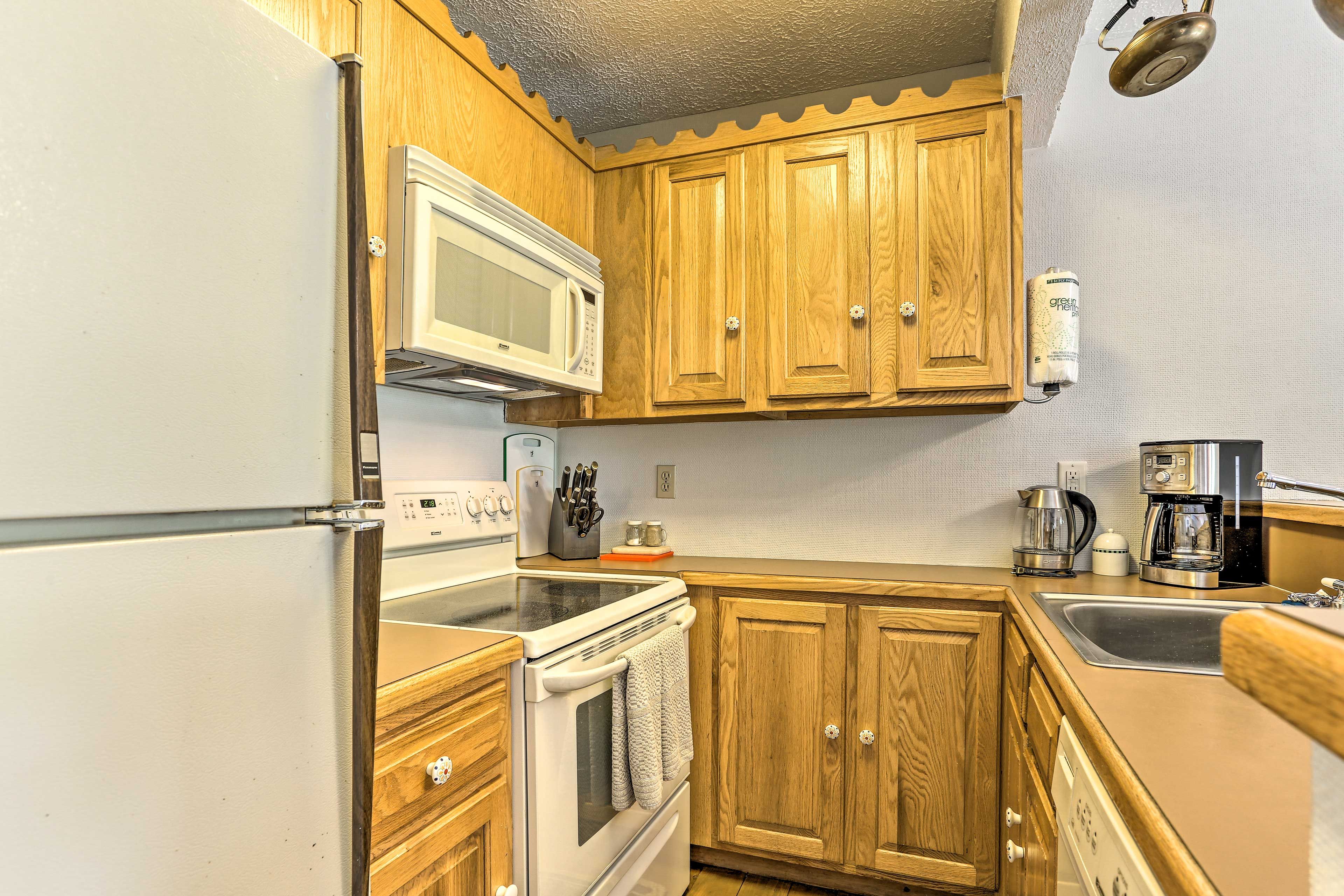Kitchen | 1st Floor | Coffee Maker | Cooking Utensils | Dishwasher