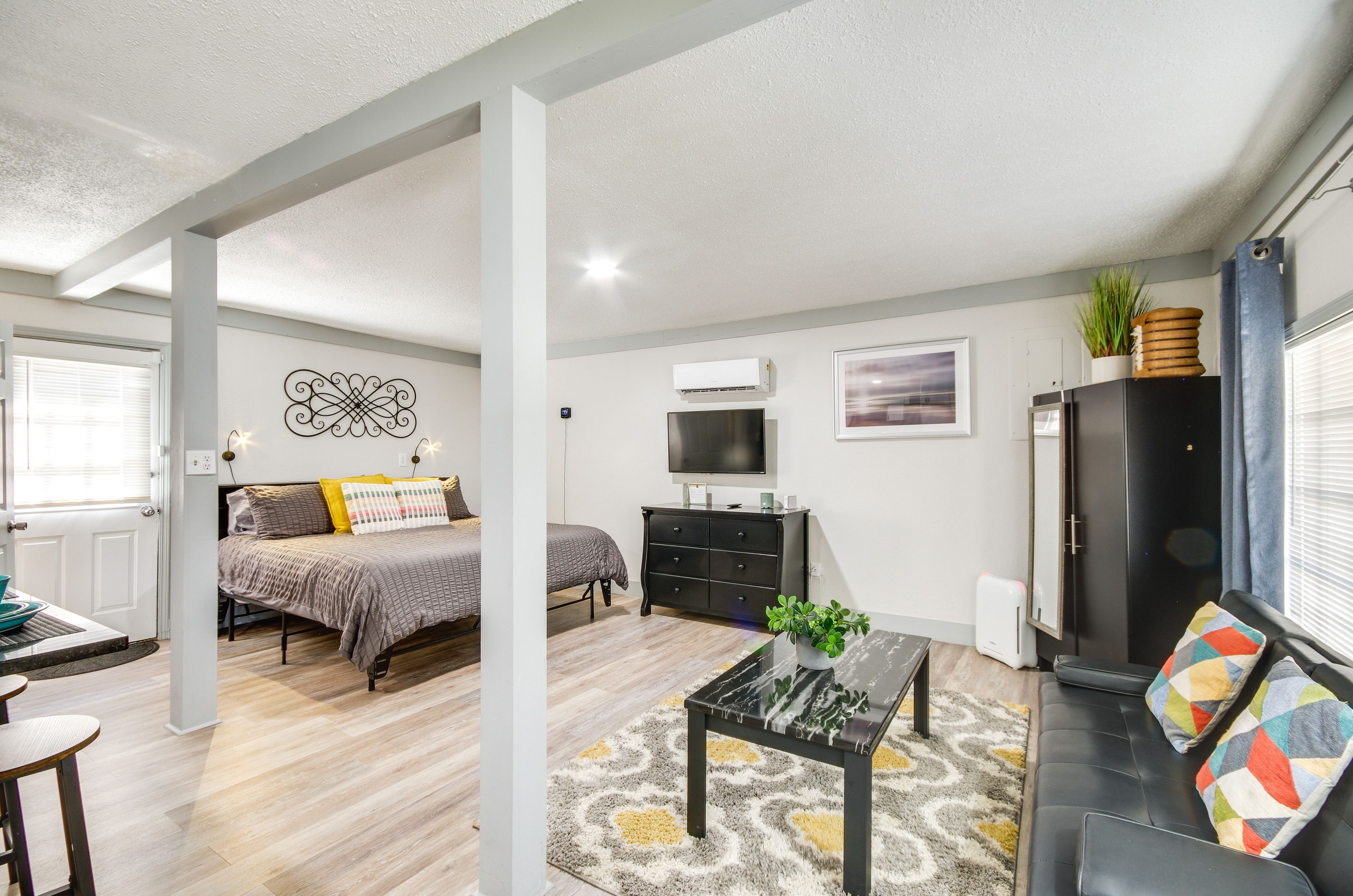 Greenwood Vacation Rental | 400 Sq Ft | 1BA Studio | 3 Steps Required