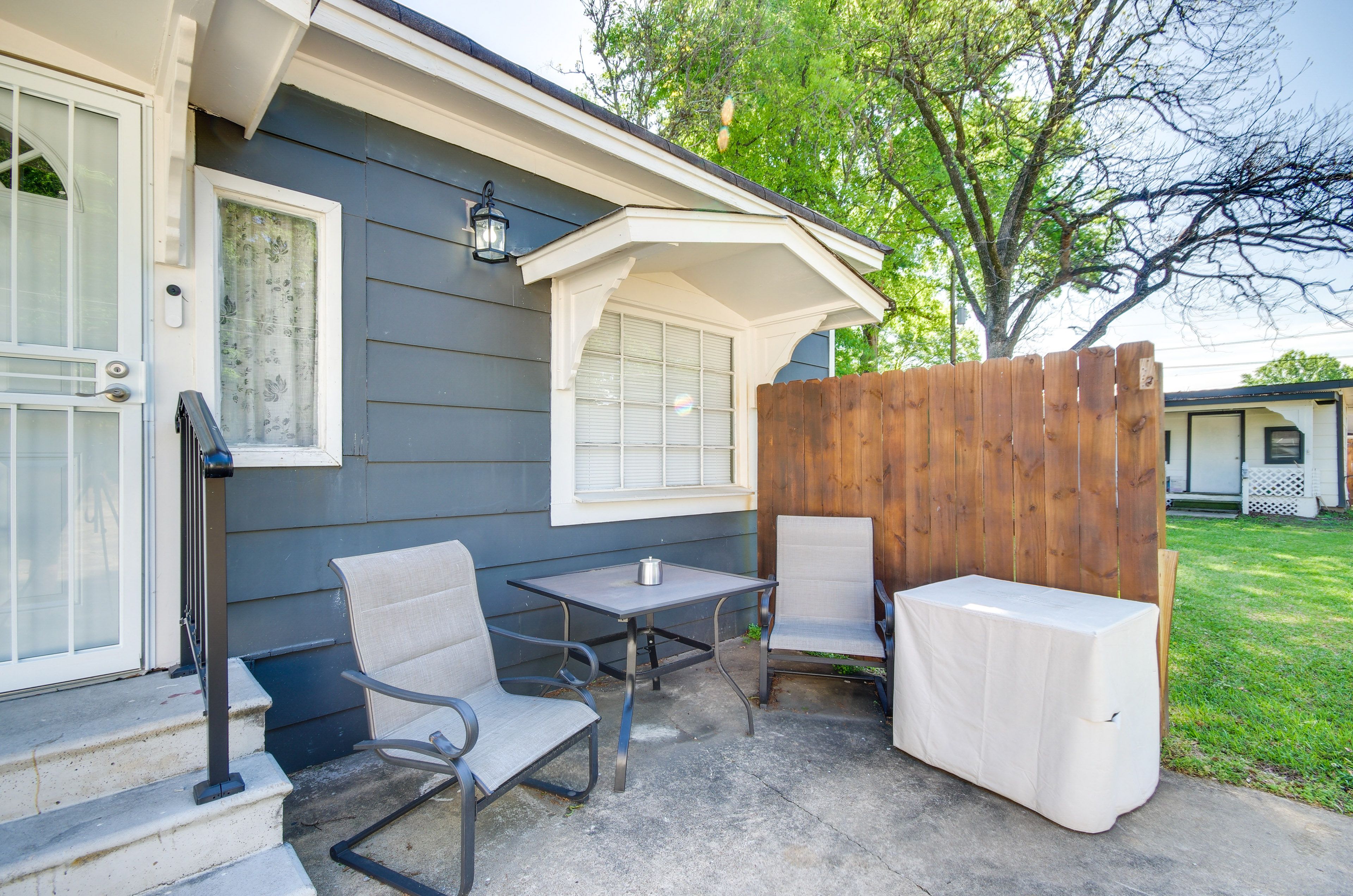 Studio Exterior | Central Location