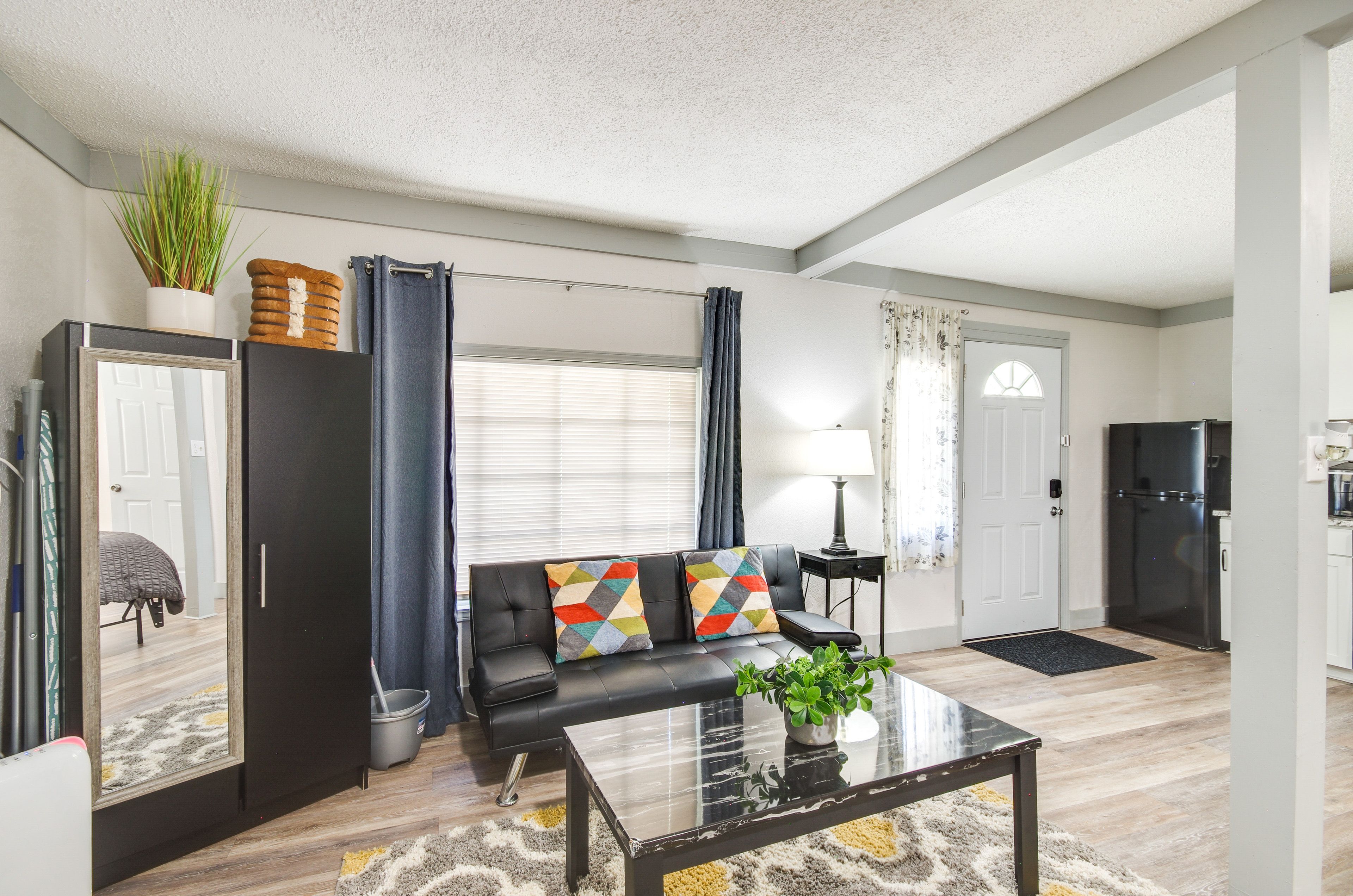 Living Area | Twin Futon | Central A/C | Free WiFi
