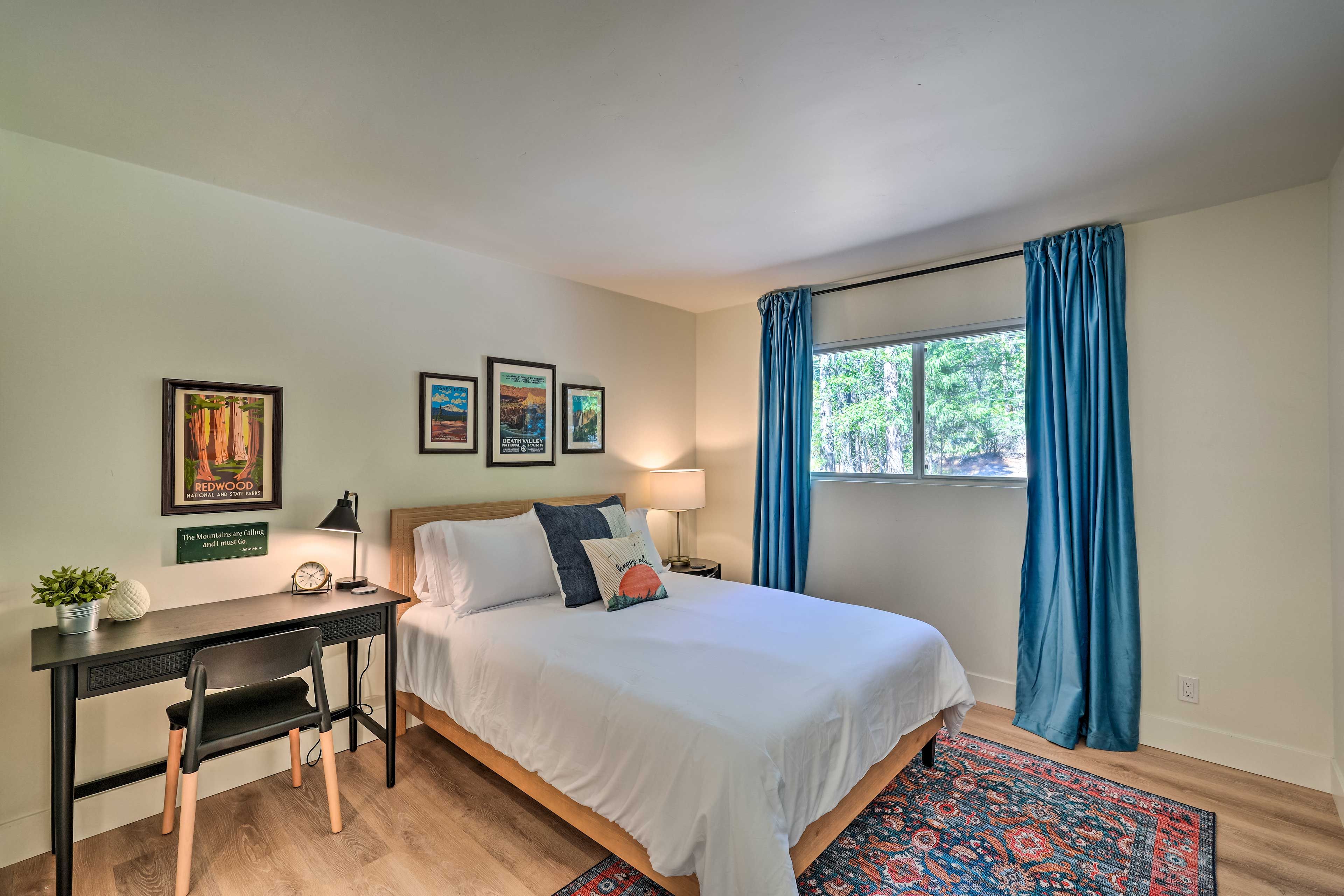 Bedroom 2 | Queen Bed