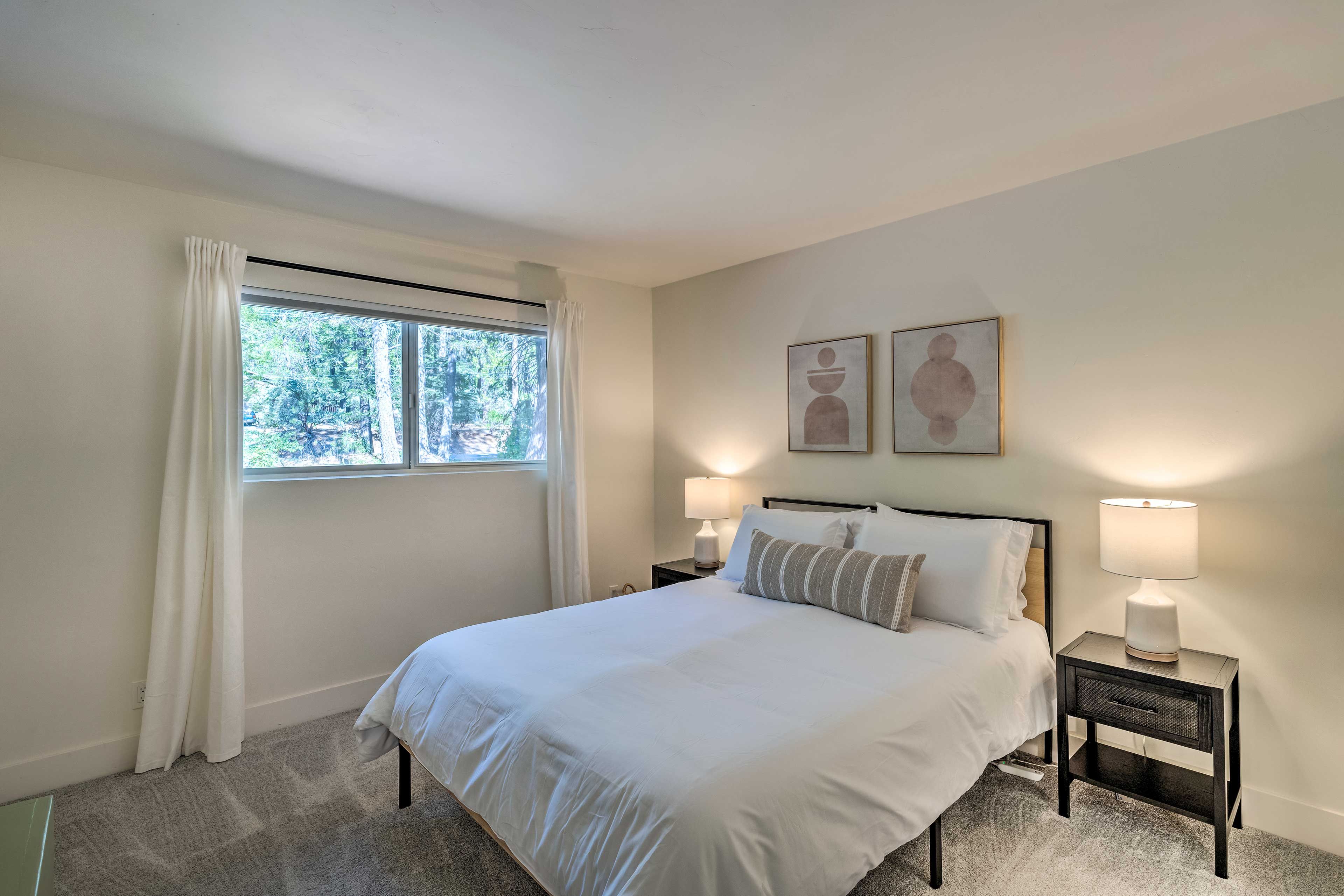 Bedroom 3 | Queen Bed