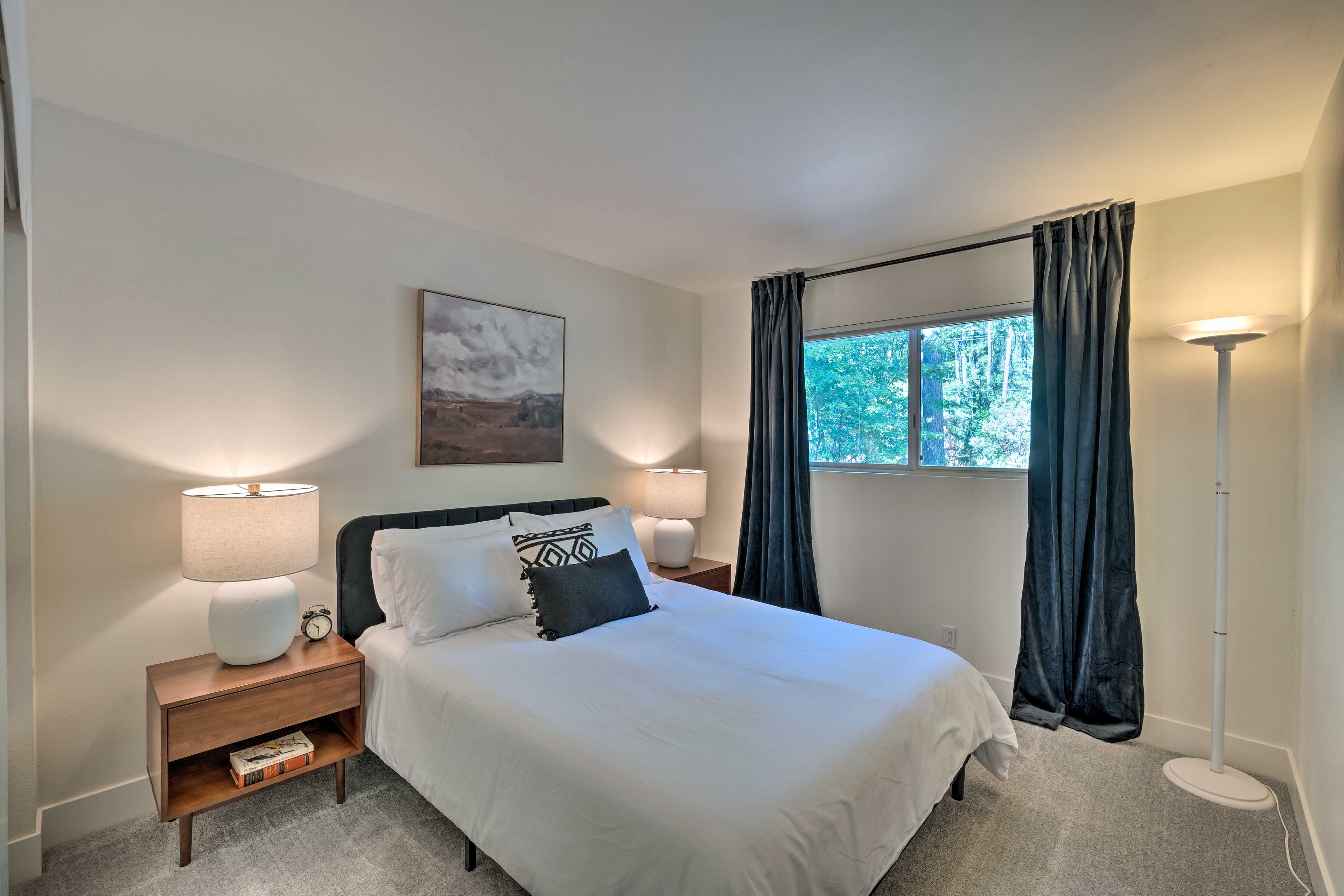 Bedroom 4 | Queen Bed