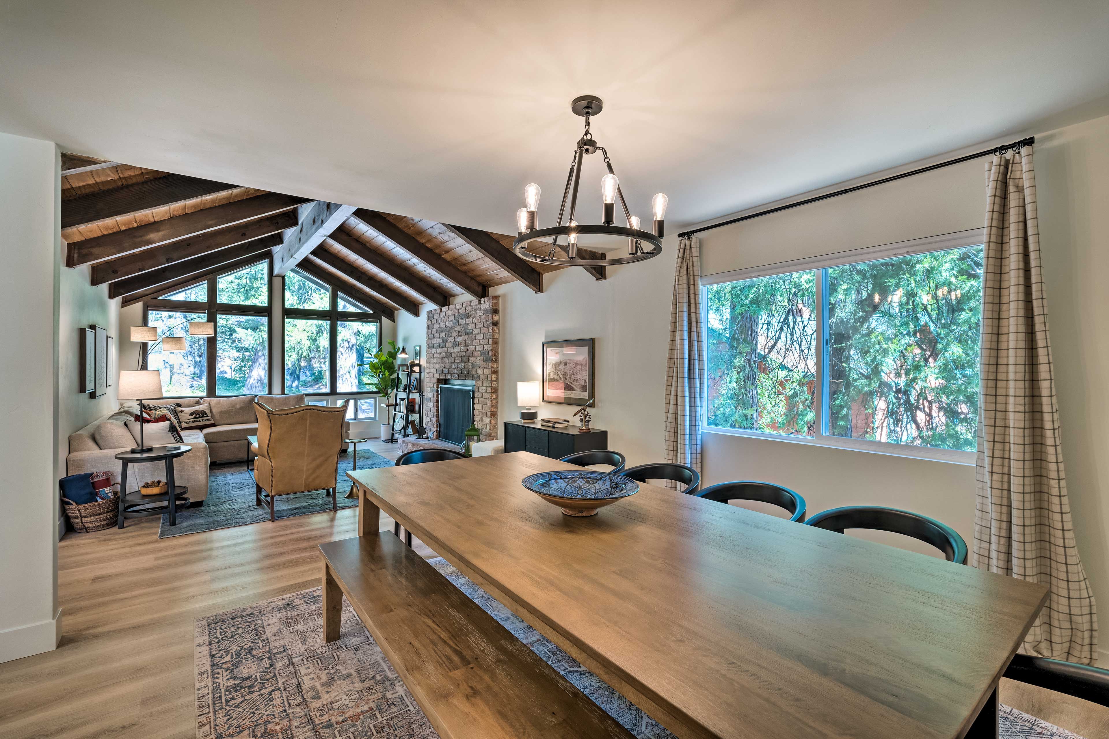 Dining Area | Dishware & Flatware