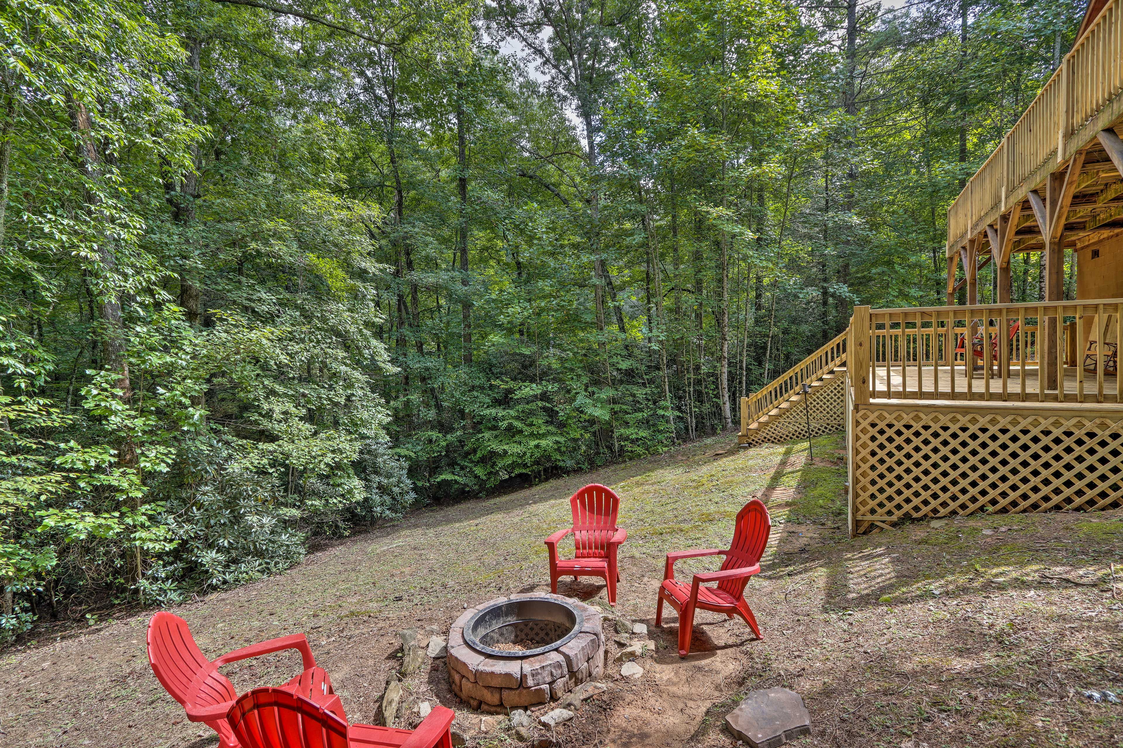 Yard | Wood-Burning Fire Pit w/ Seating