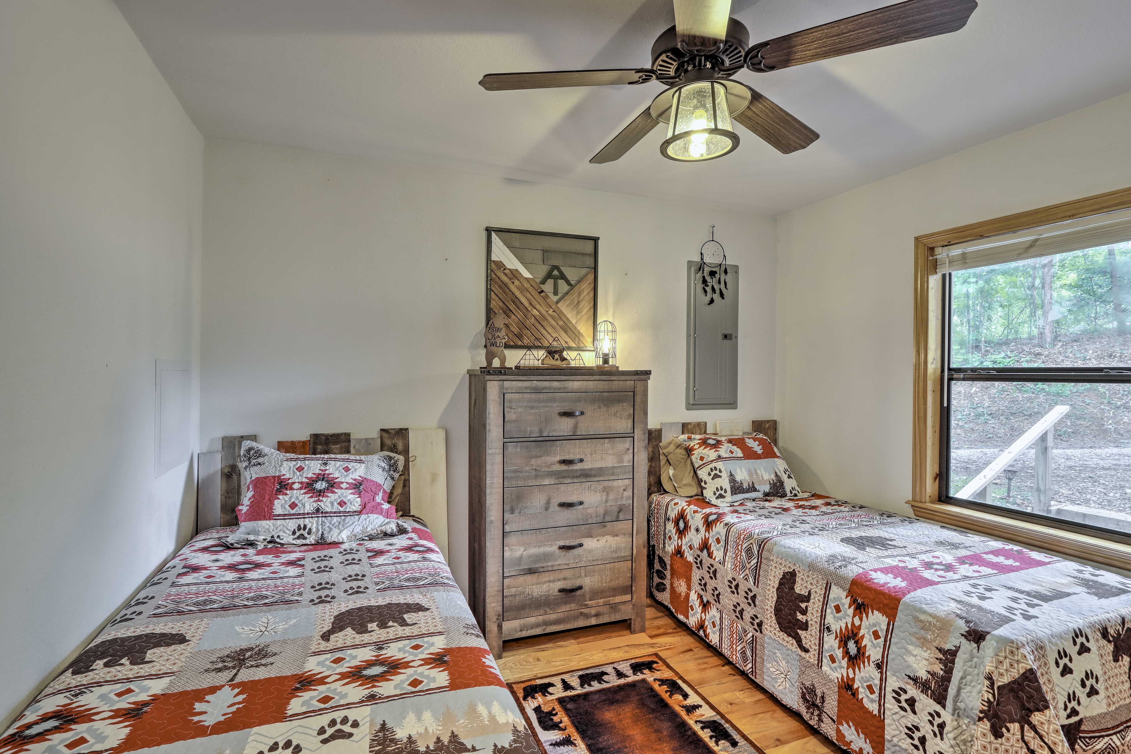Bedroom 2 | 2 Twin Beds