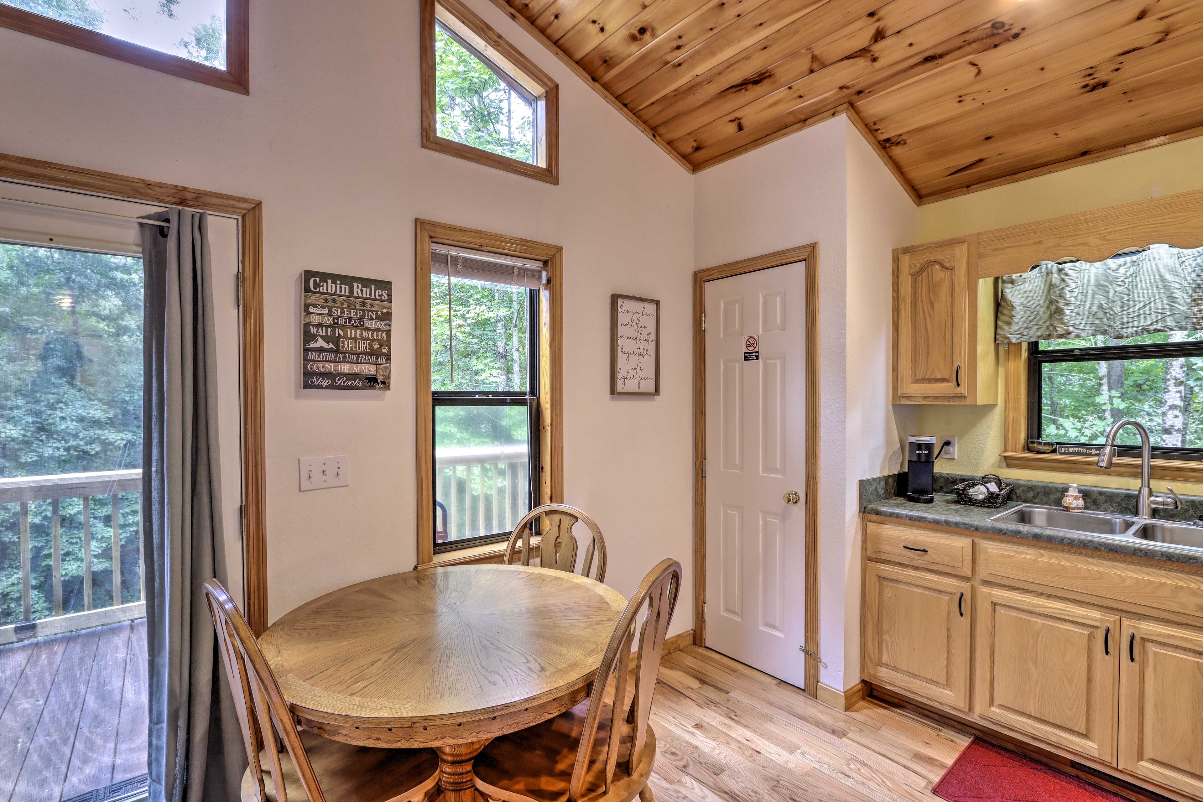 Dining Area | Dishware & Flatware Provided