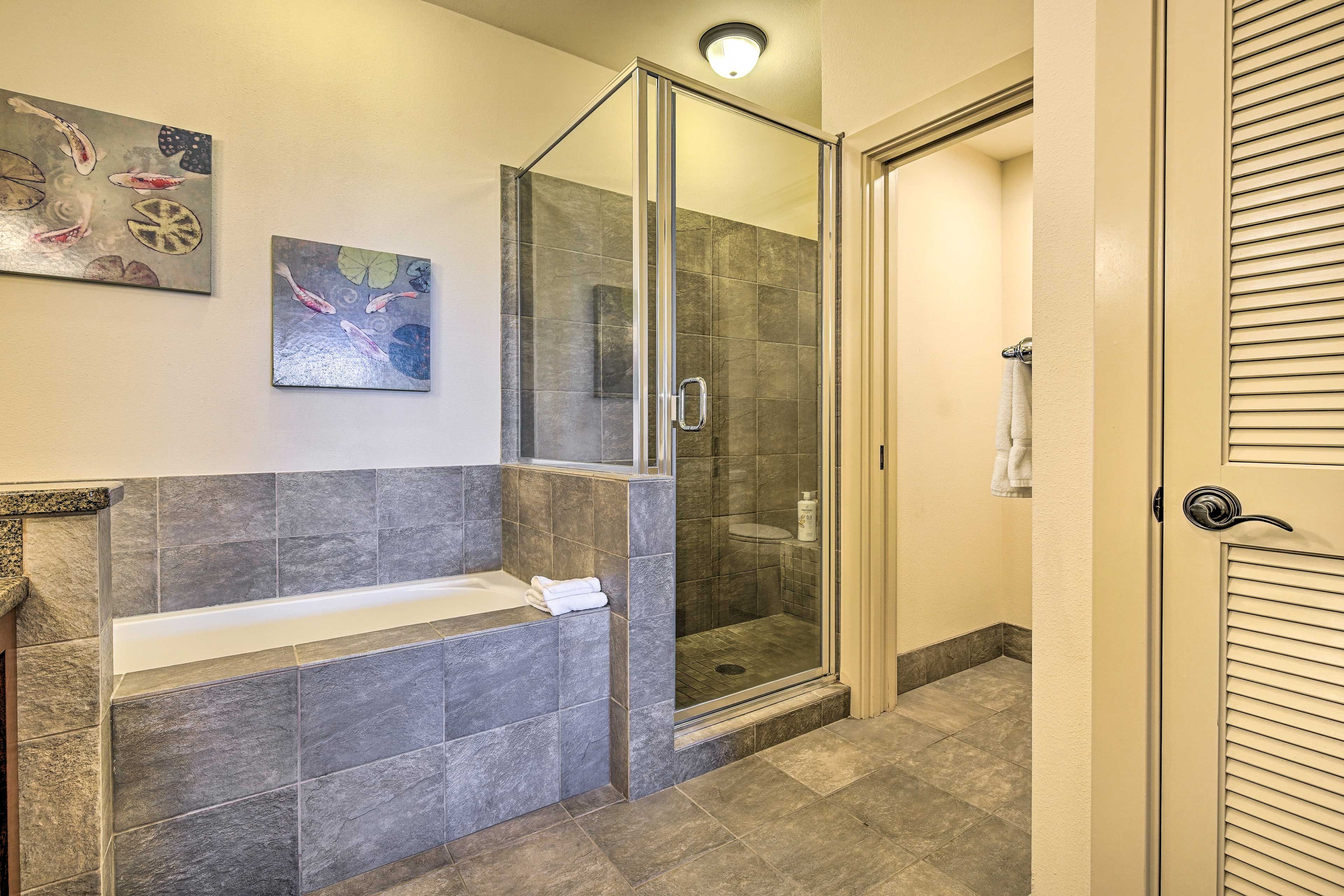 En-Suite Bathroom | Linens & Towels Provided