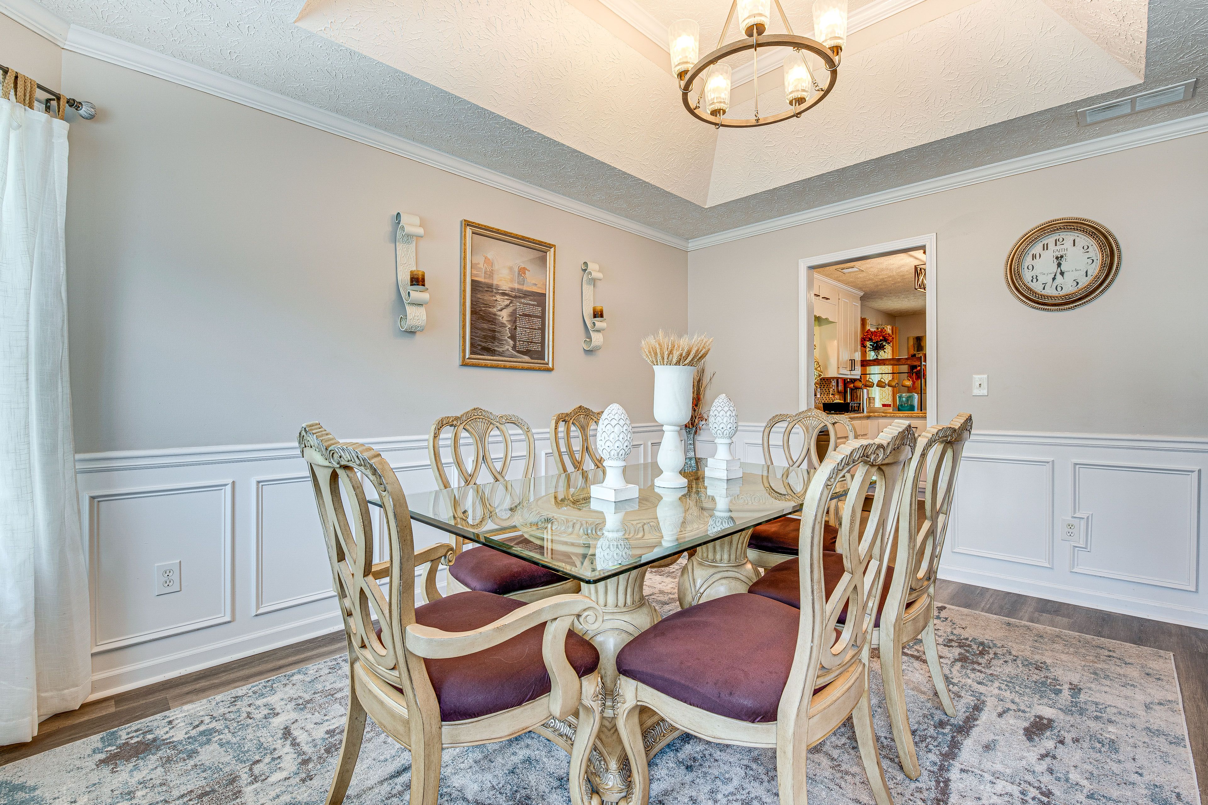 Dining Room | Dishes & Flatware Provided