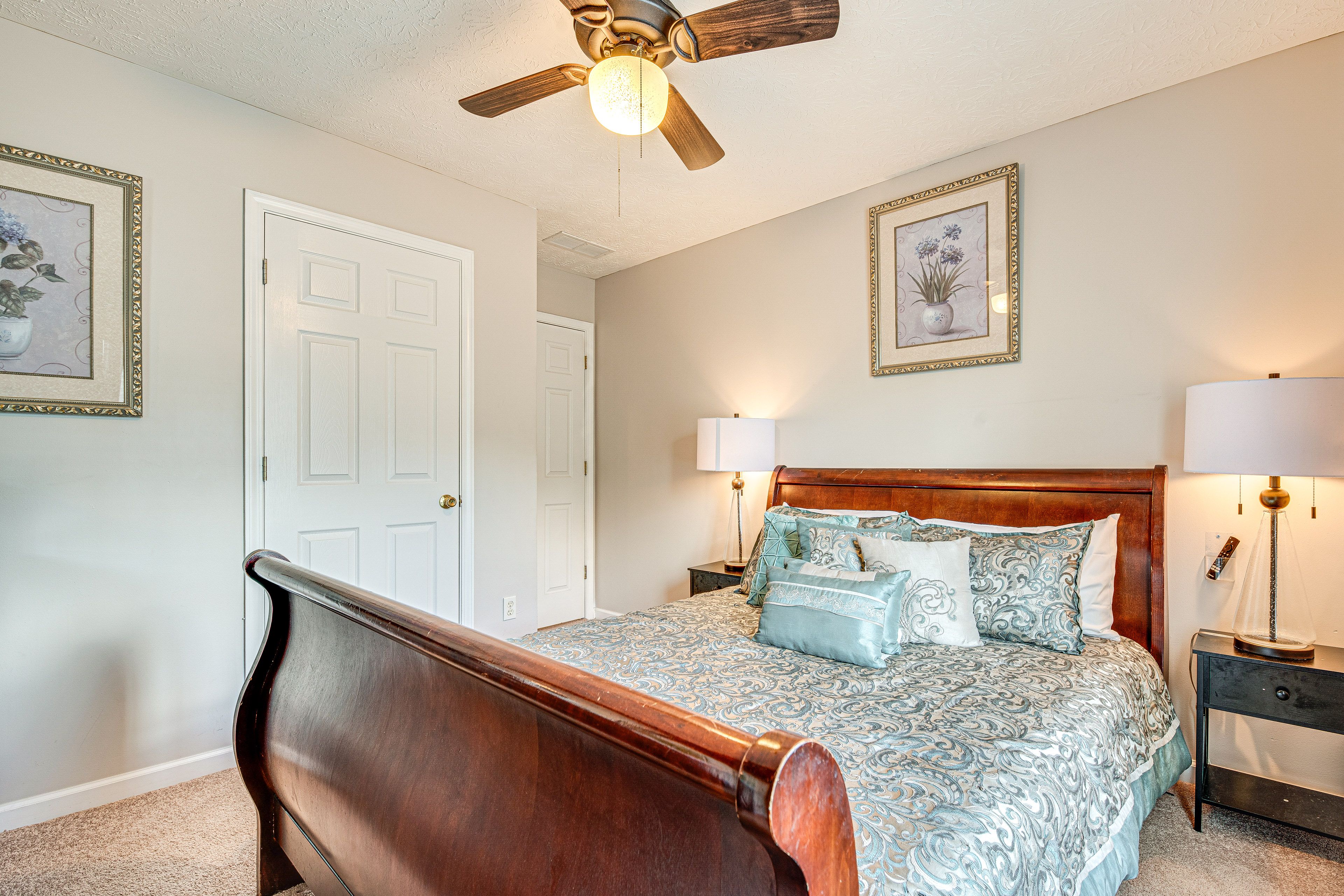 Bedroom 3 | Queen Bed | Smart TV