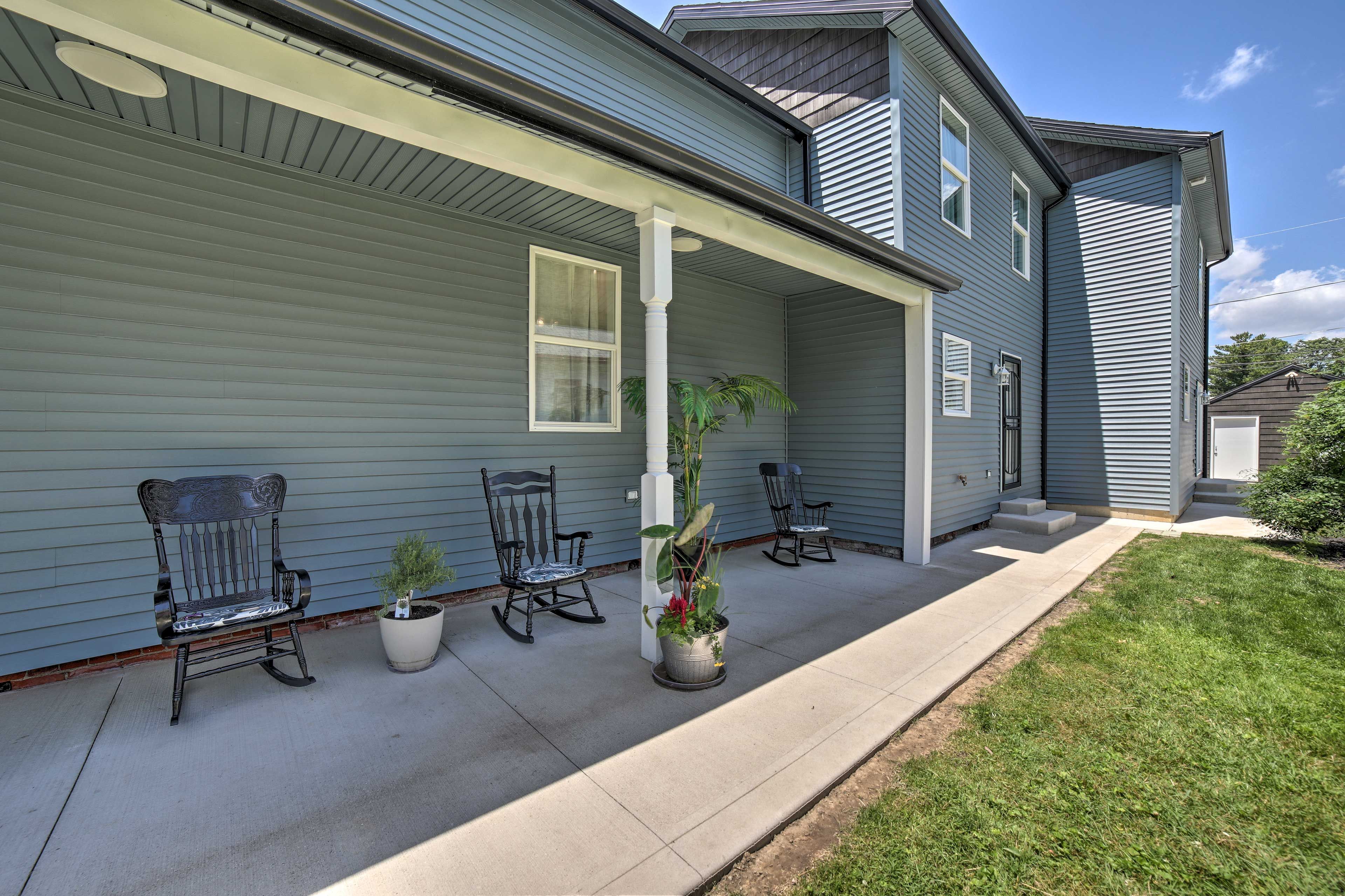 House Exterior | Front Porch