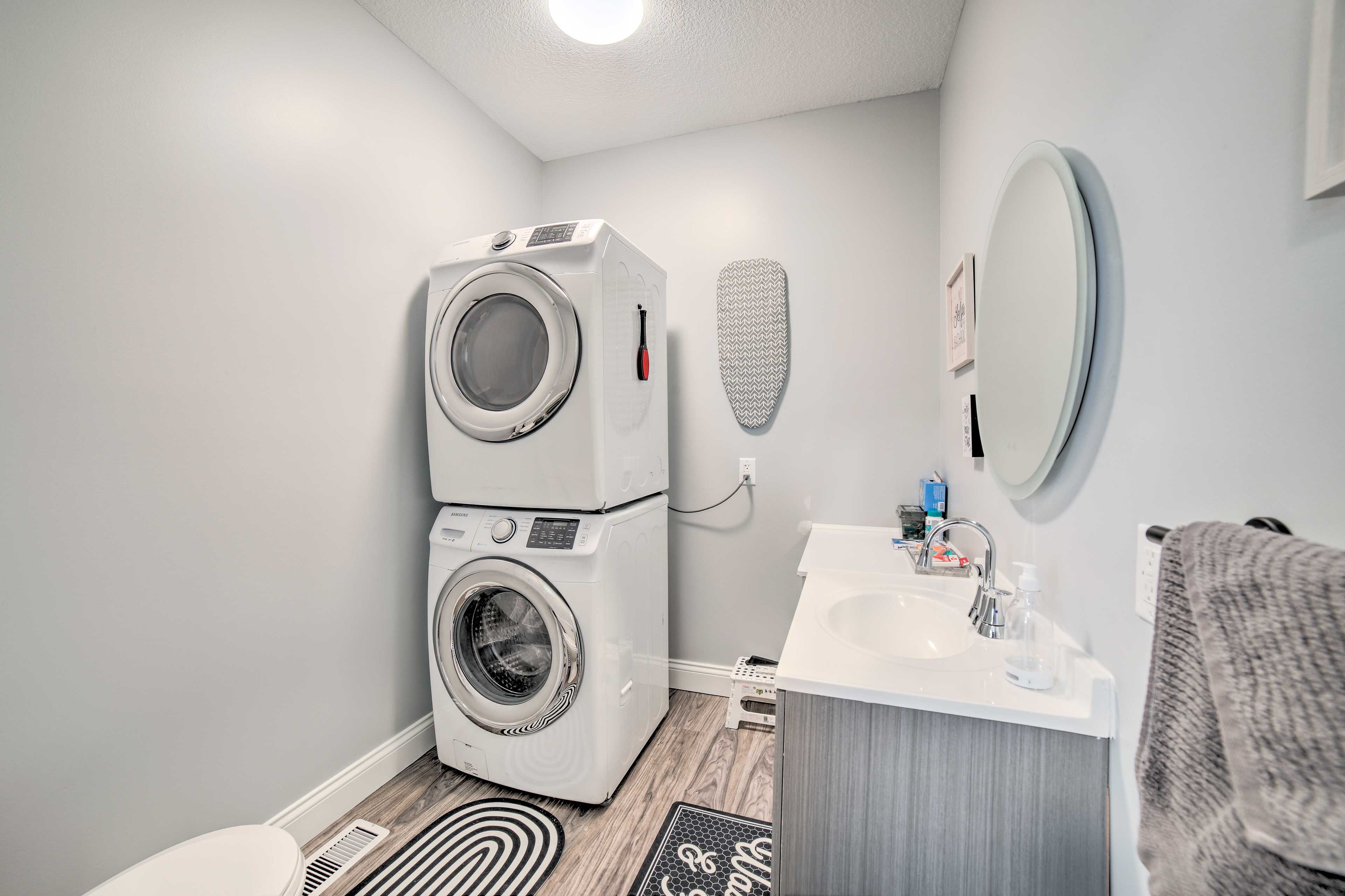 Half Bathroom | Towels Provided | Washer & Dryer