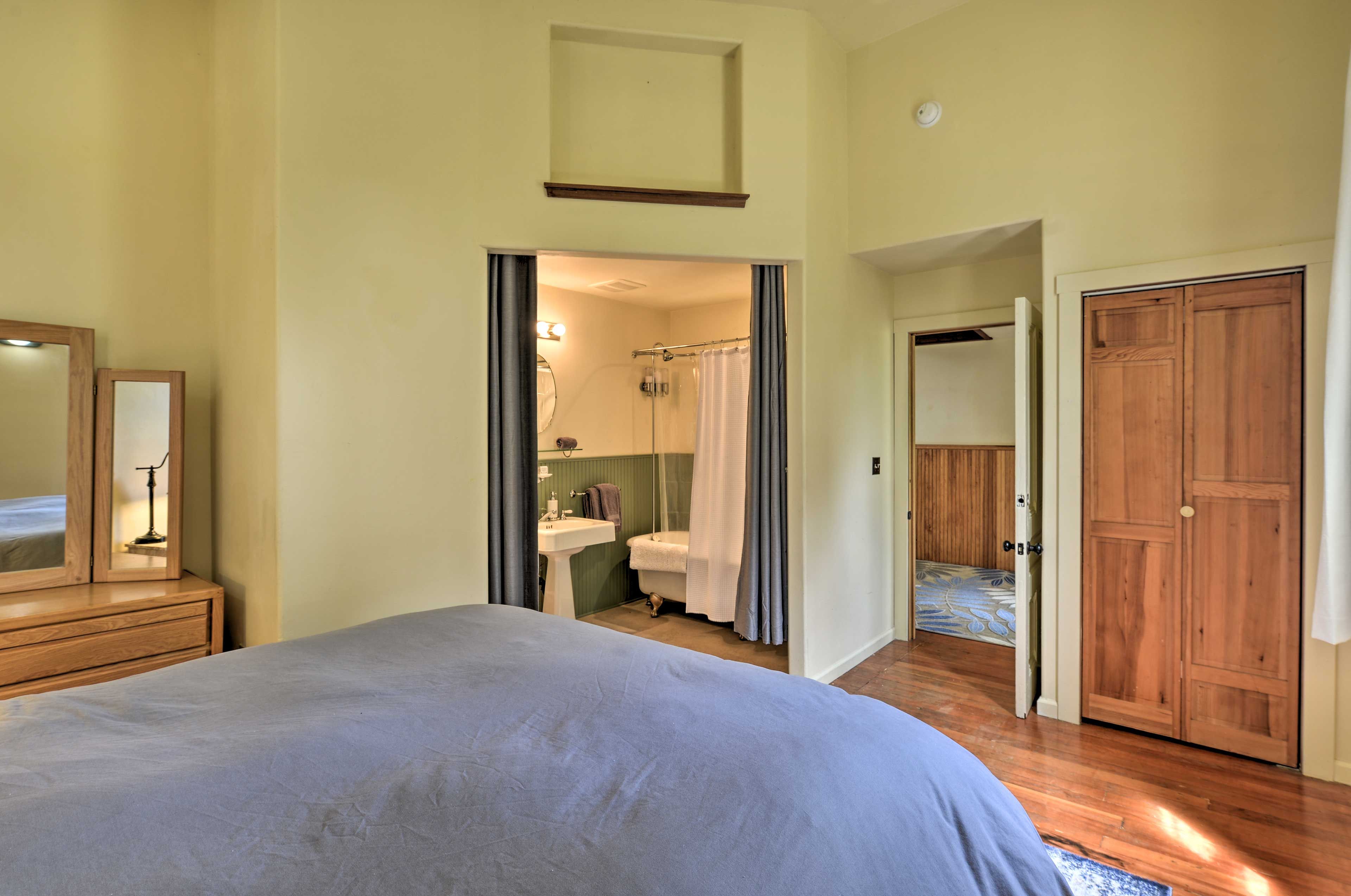 Bedroom 1 | En-Suite Bathroom