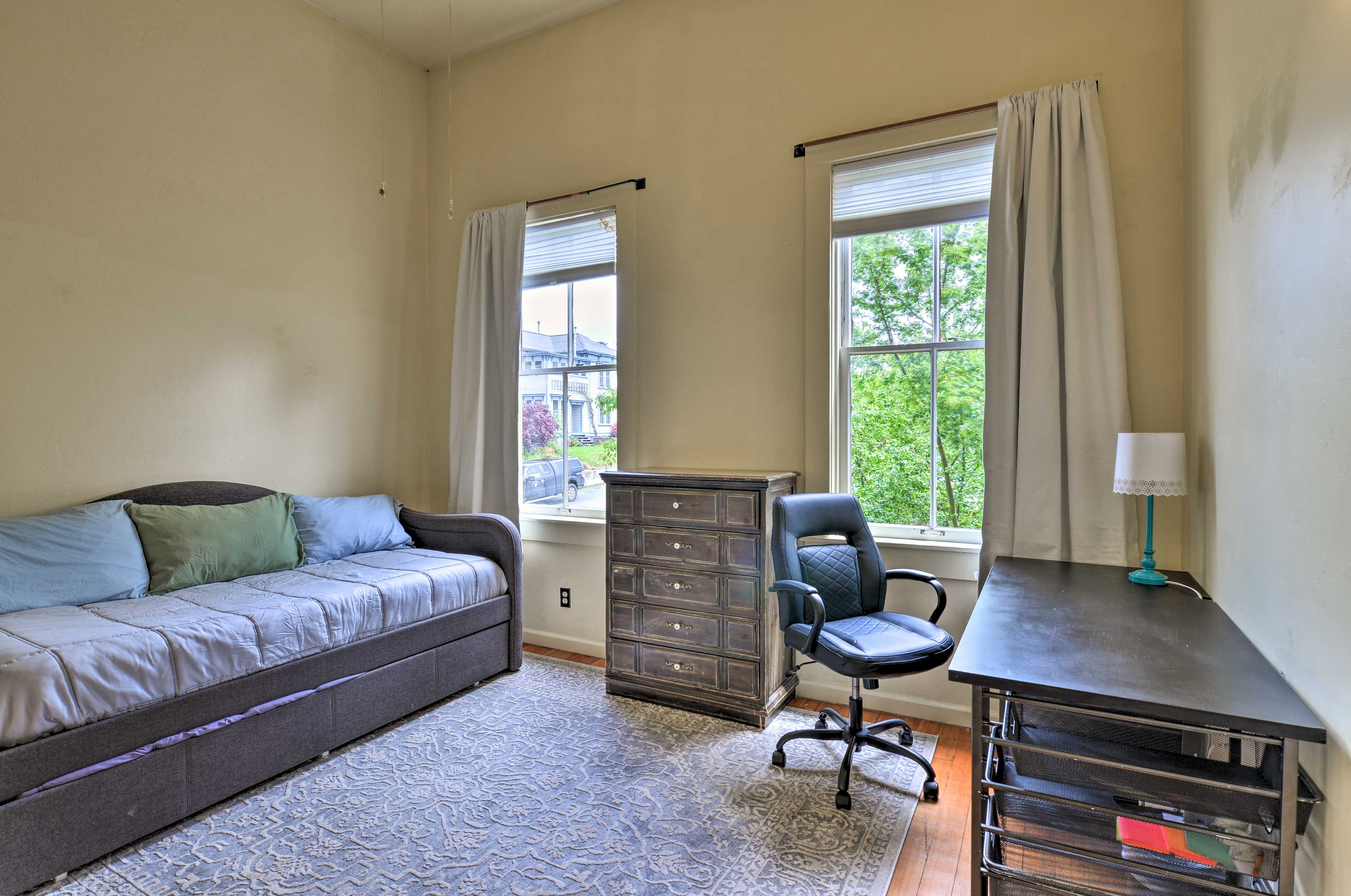 Bedroom 3 | Twin Daybed w/ Twin Trundle Bed