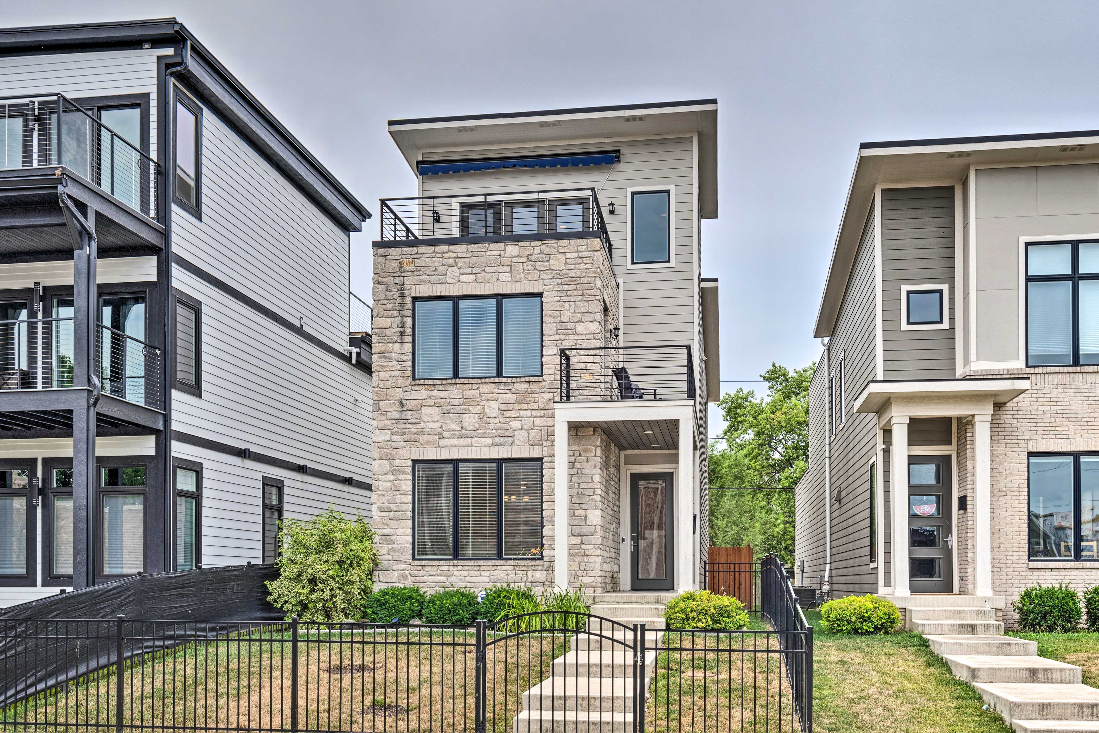 Indianapolis Vacation Rental | 3BR | 2.5BA | 2,461 Sq Ft | Stairs Required