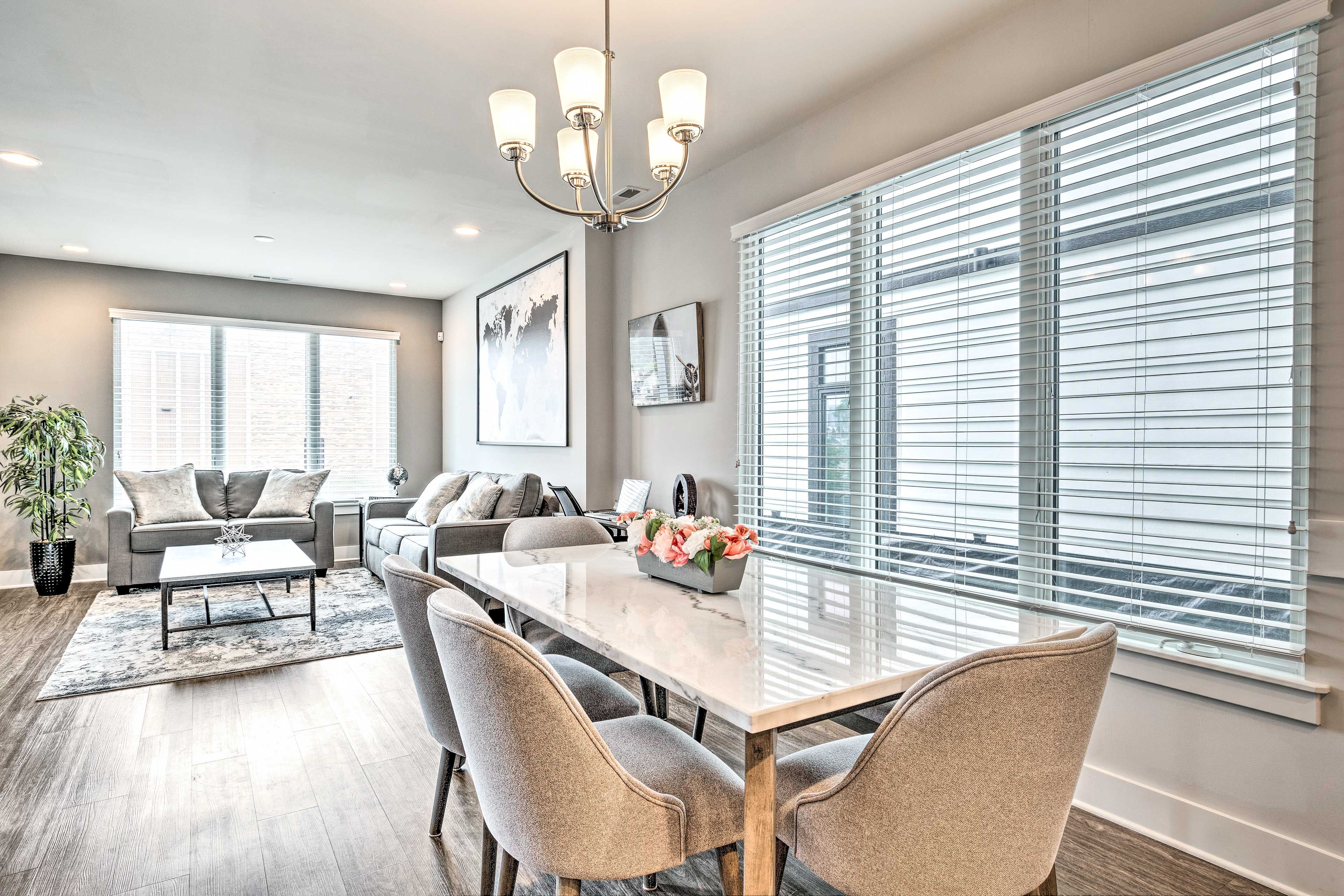 Dining Area | Dishware & Flatware Provided