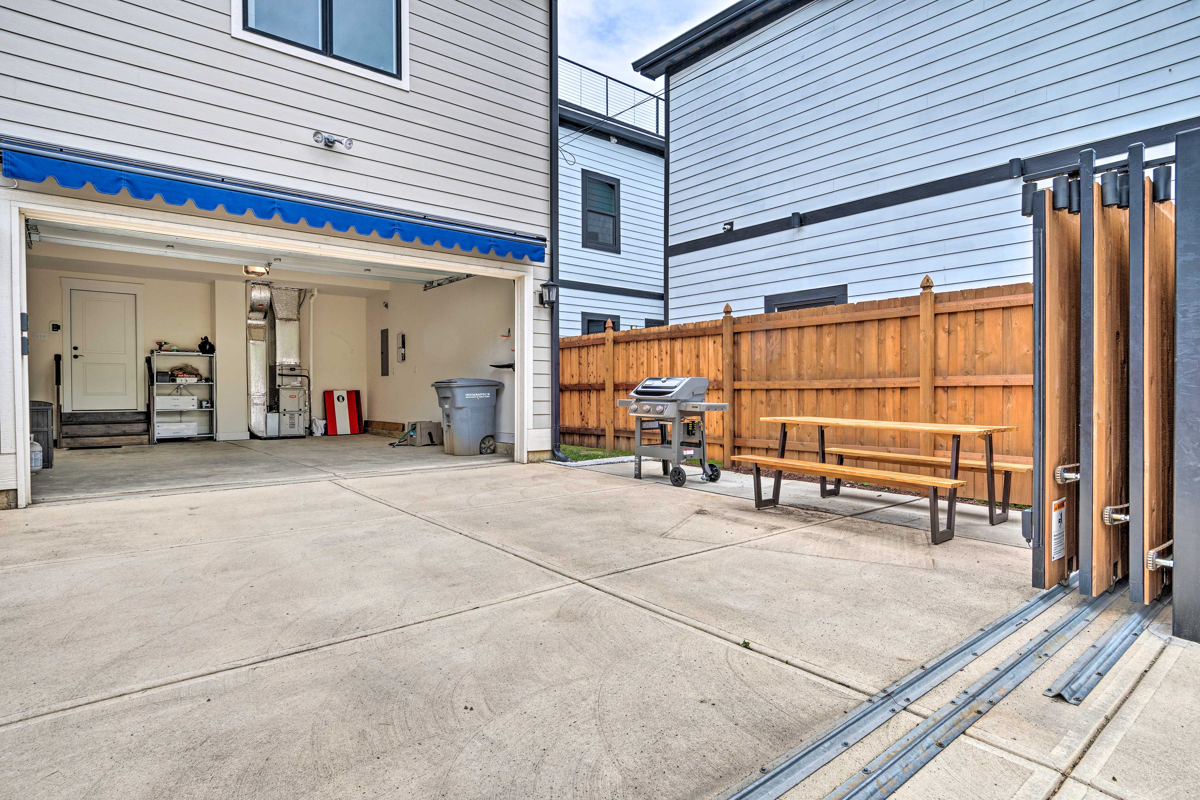 Back Patio | Gas Grill Not Available