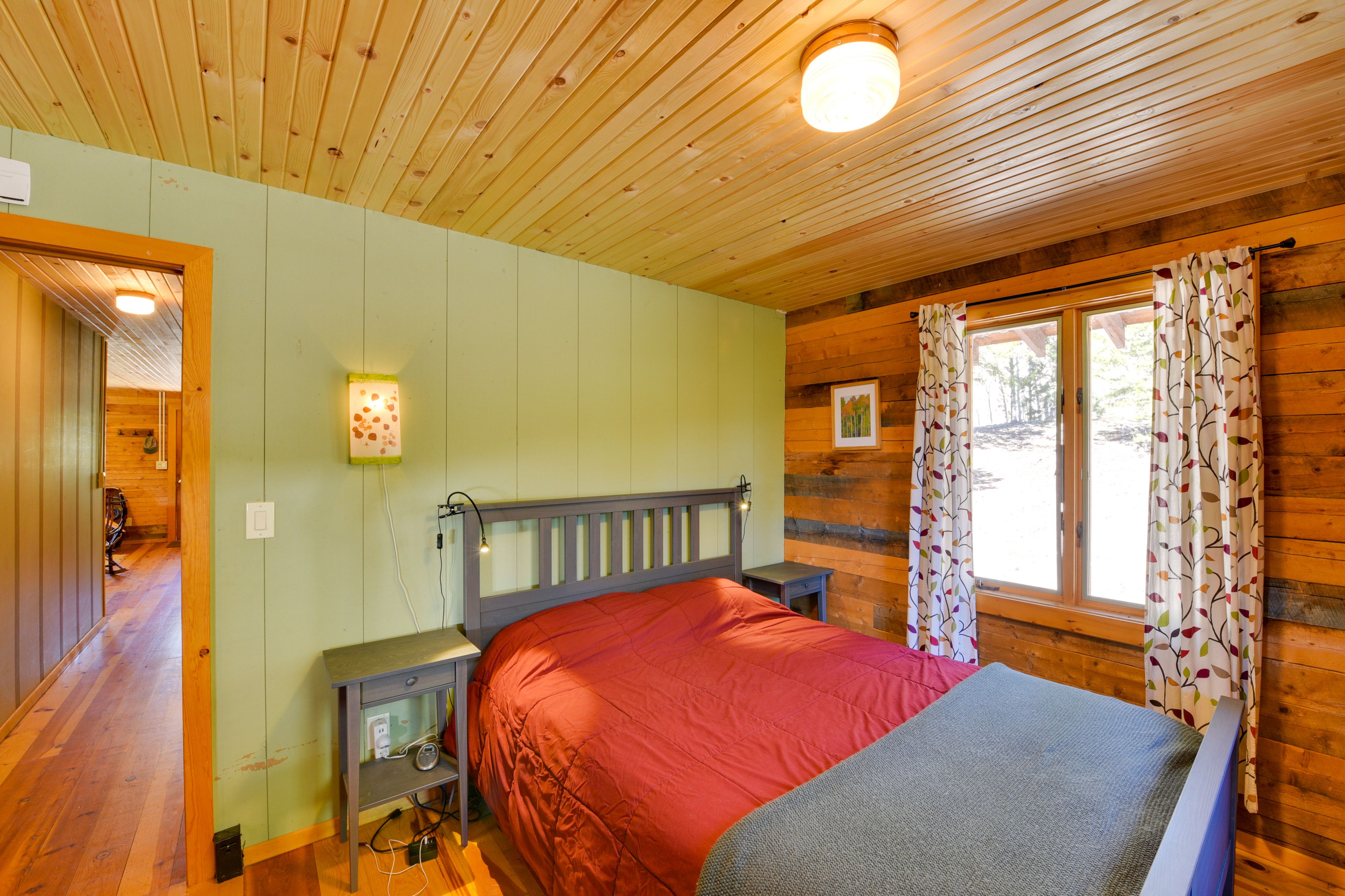 Bedroom 2 | Queen Bed | 2 Twin Bunk Beds