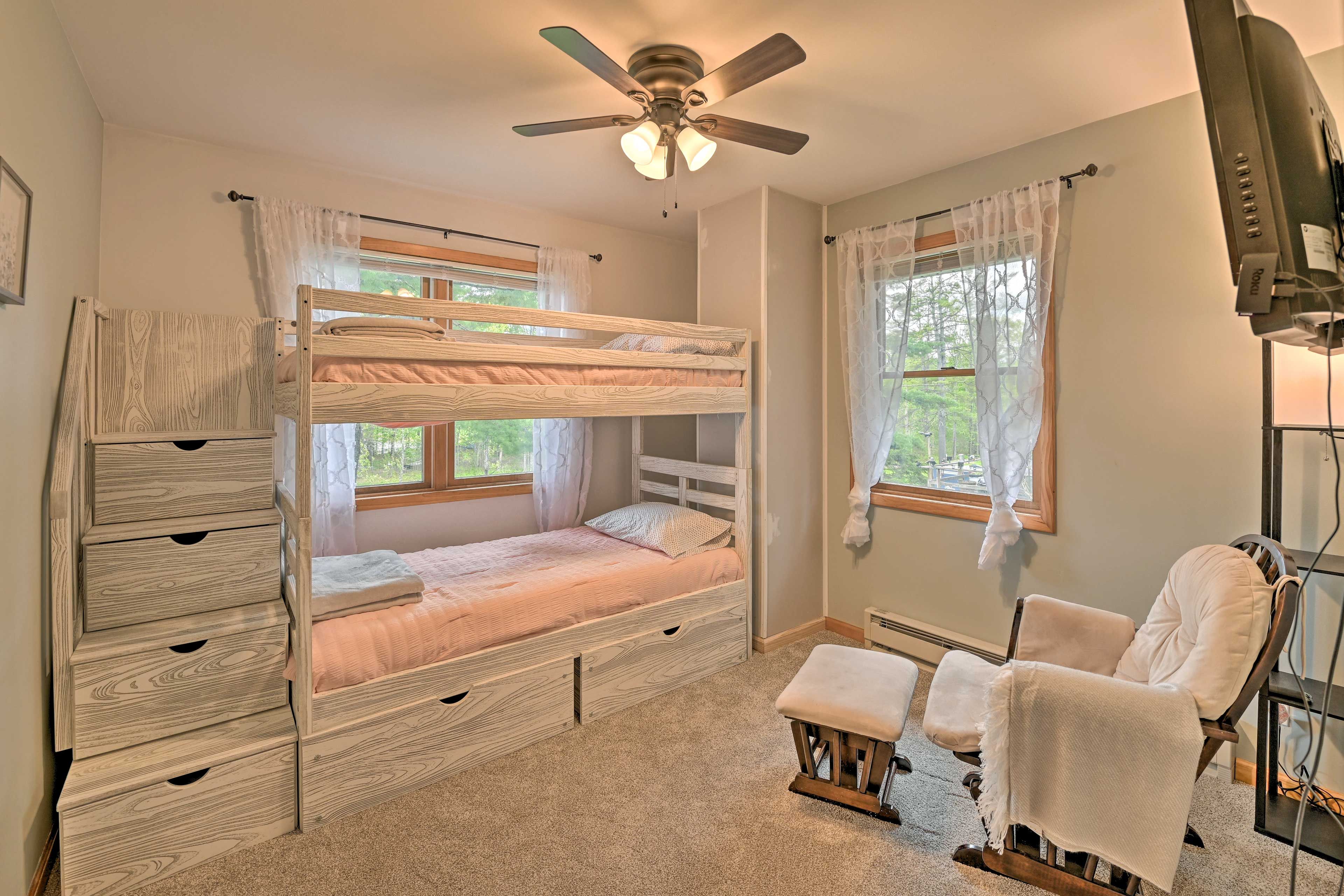 Bedroom 3 | Twin Bunk Bed | 2nd Floor | Children's Books