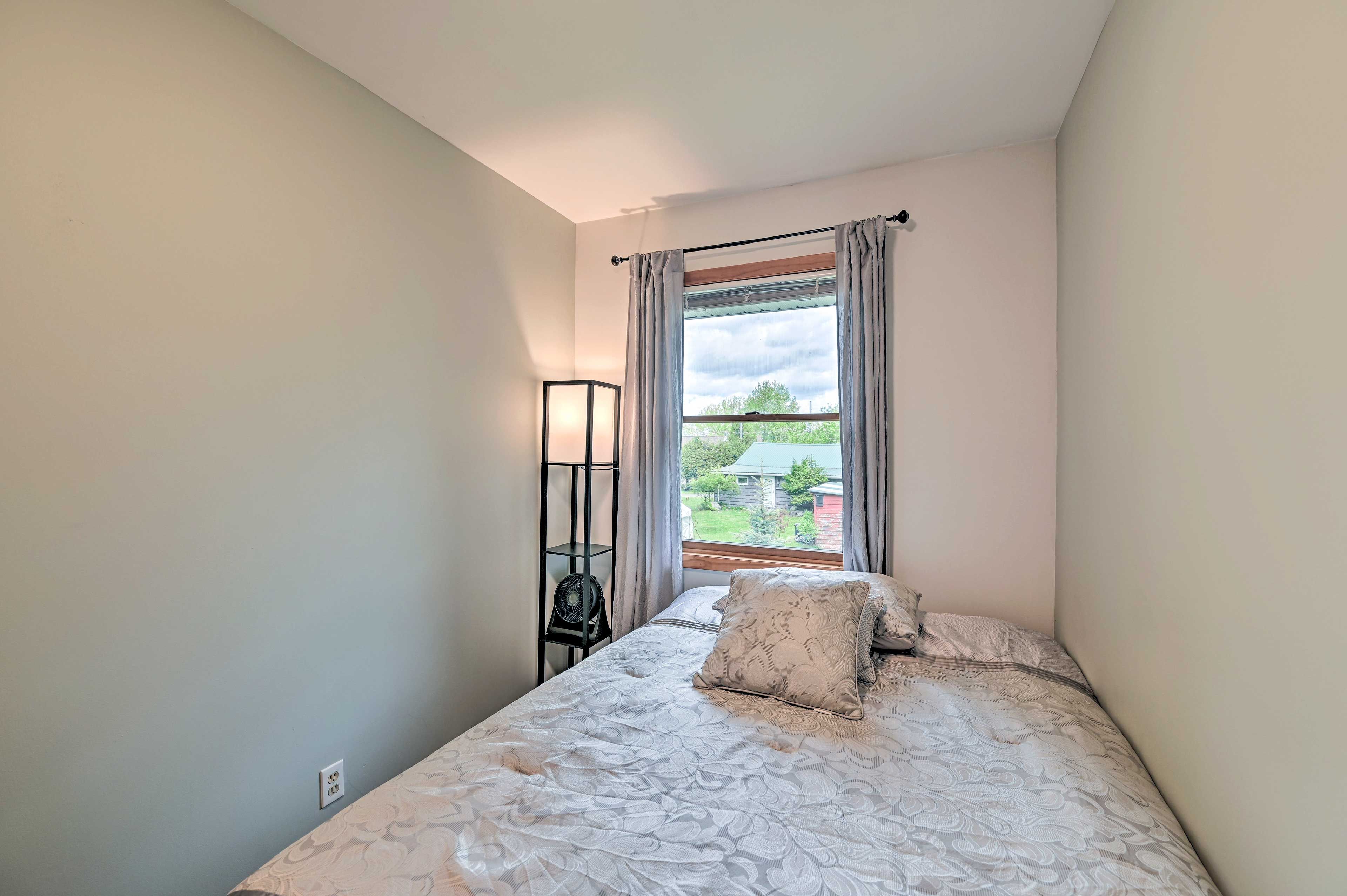 Bedroom 1 | Full Bed | 2nd Floor | Linens Provided