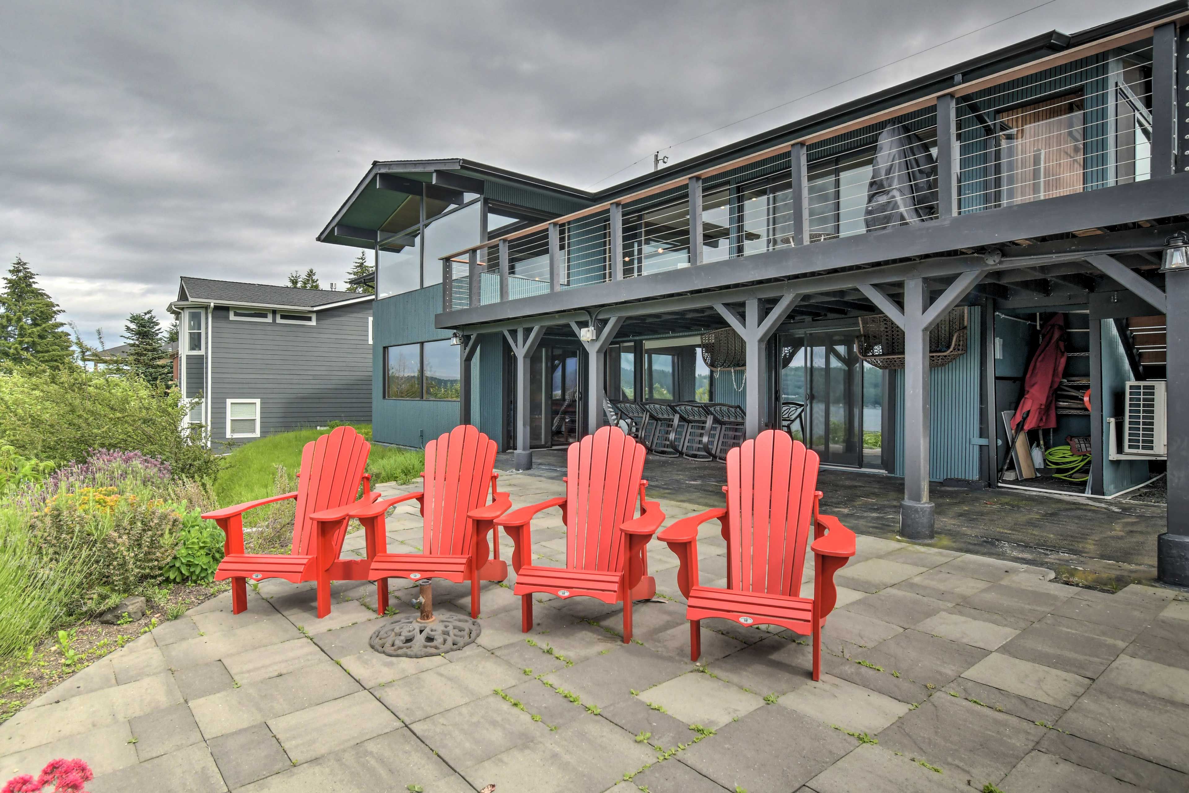 Home Exterior | Private Hot Tub | Fire Pit