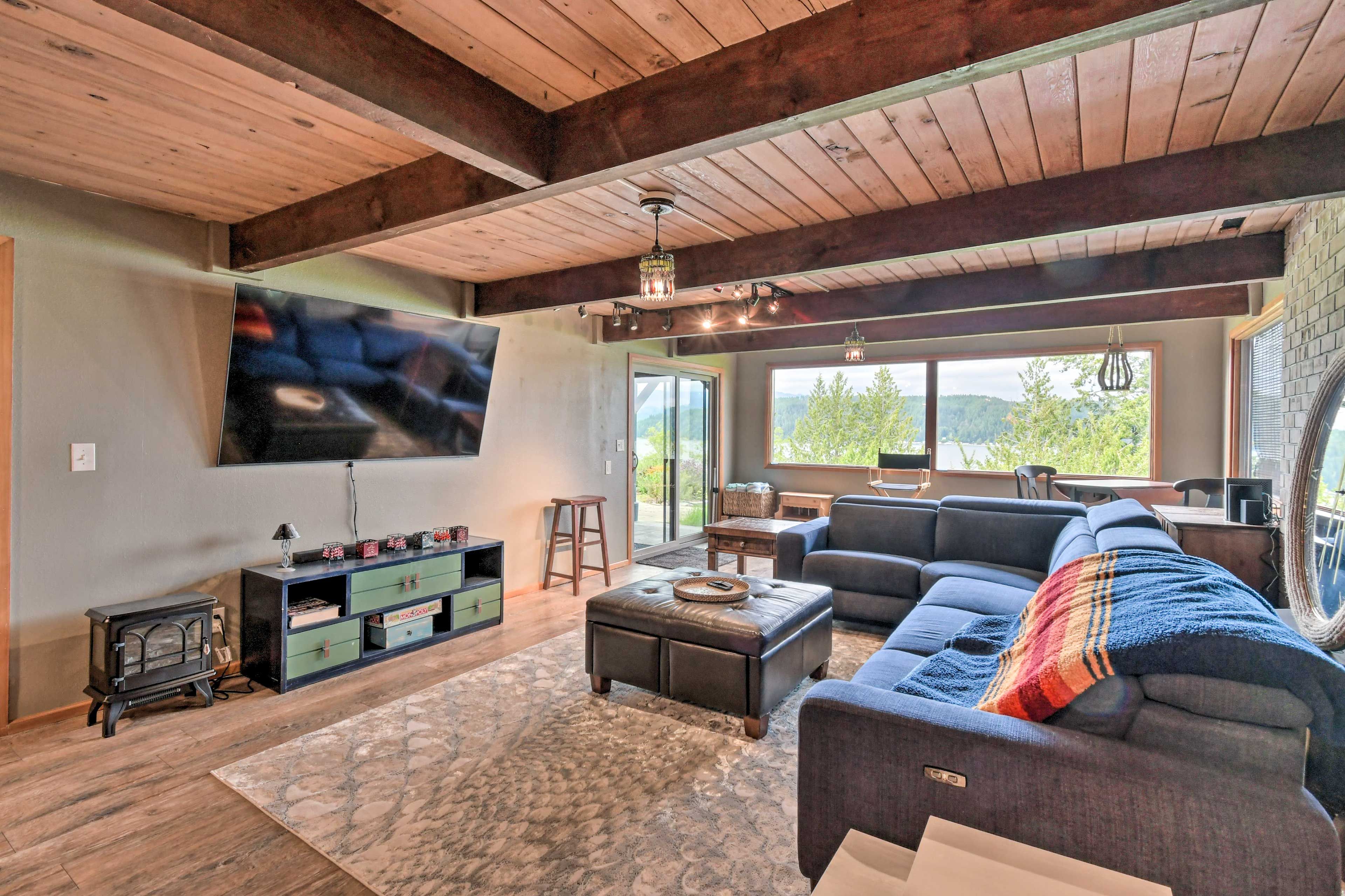 Family Room | Smart TV