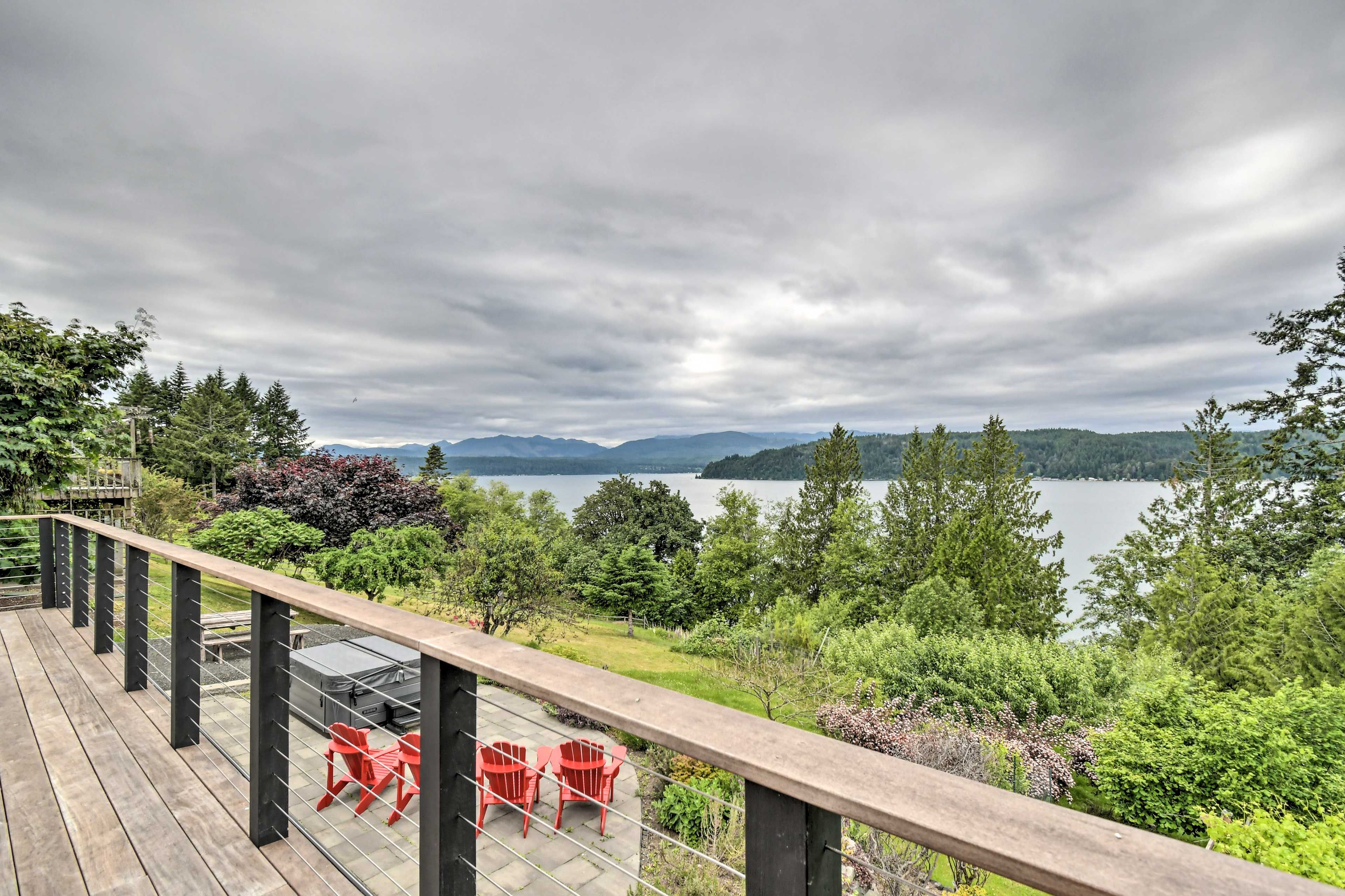 Furnished Deck | Sweeping Bay Views