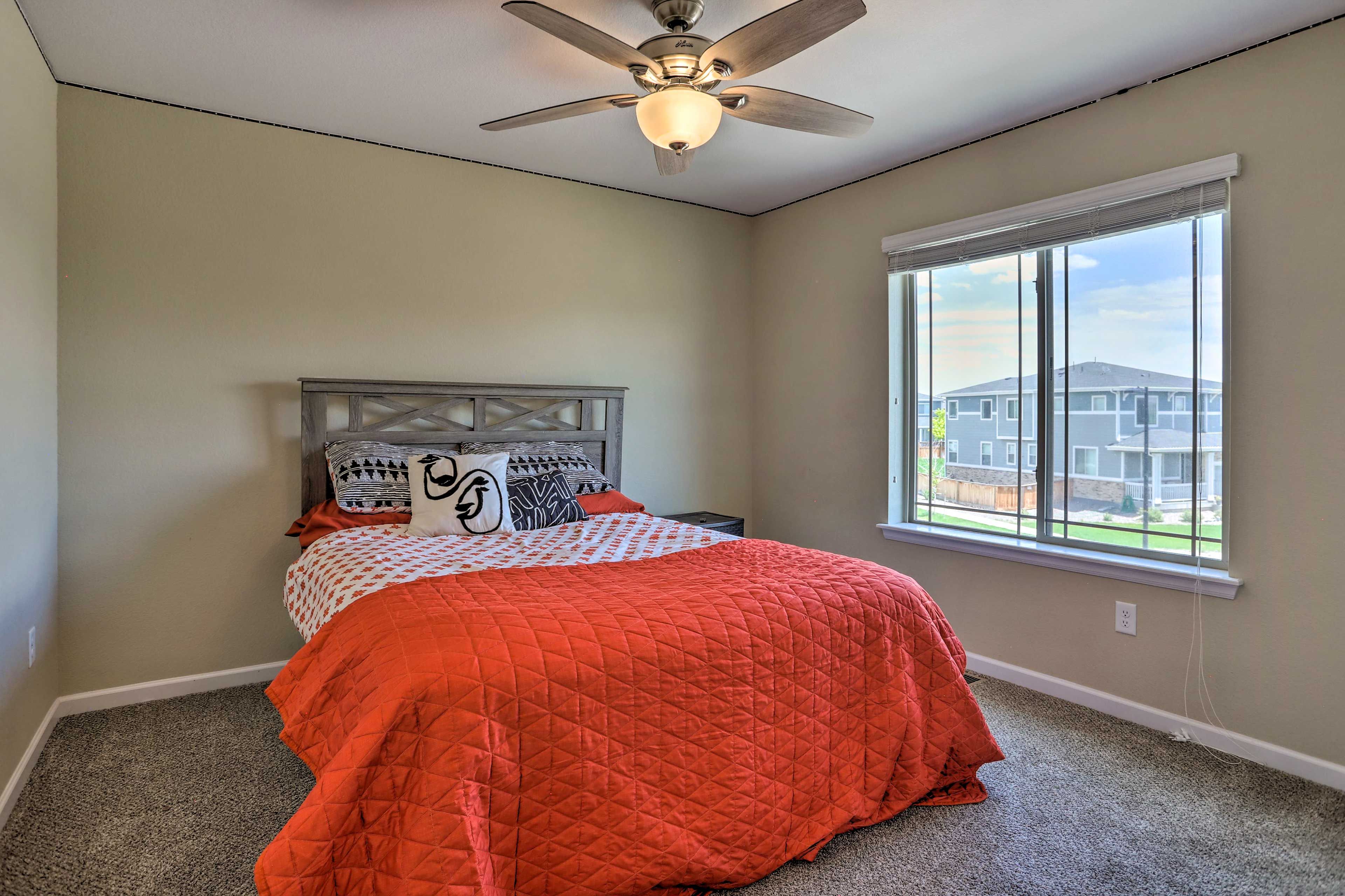 Bedroom 3 | Queen Bed