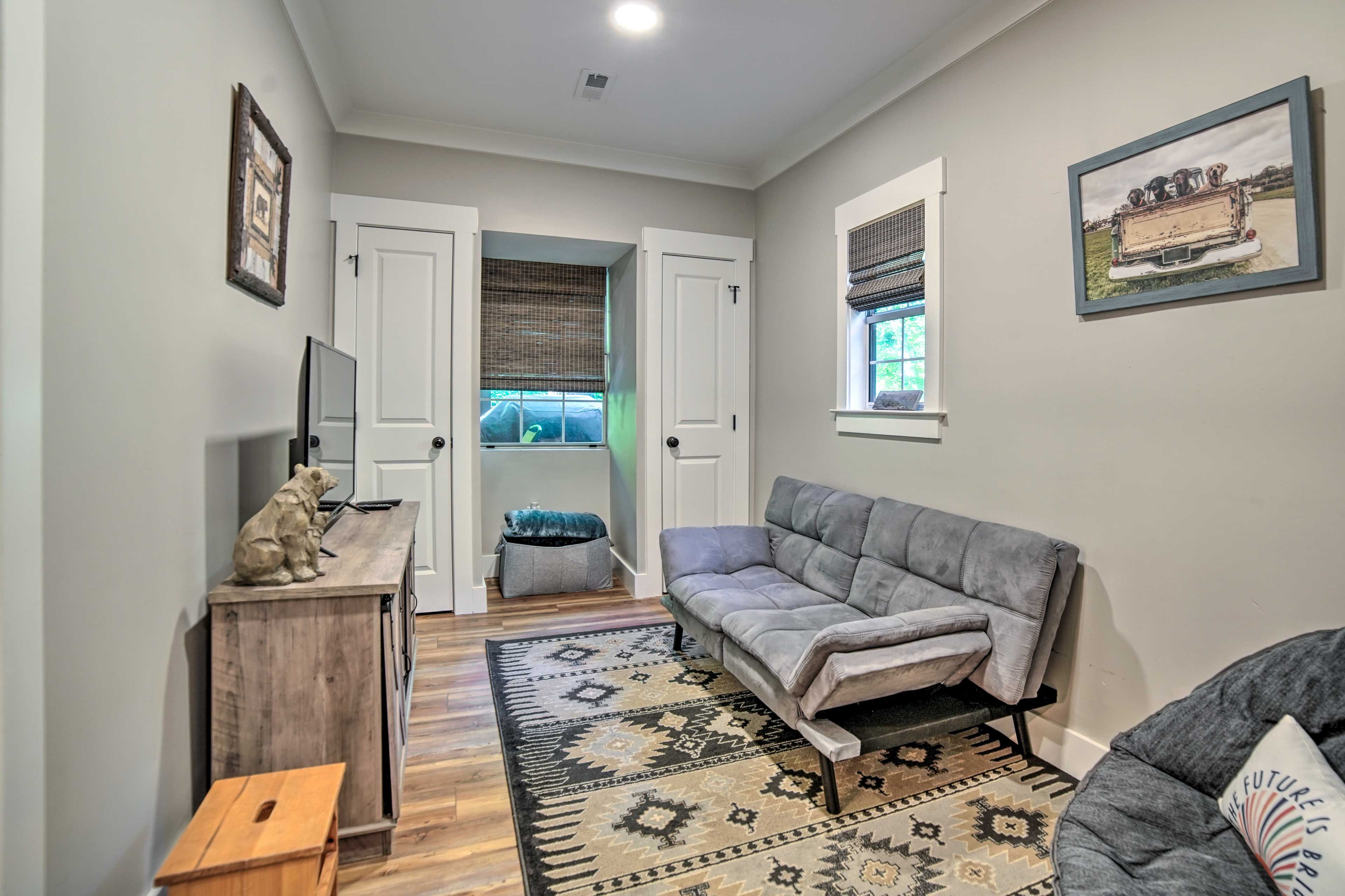 Living Area | Full Futon