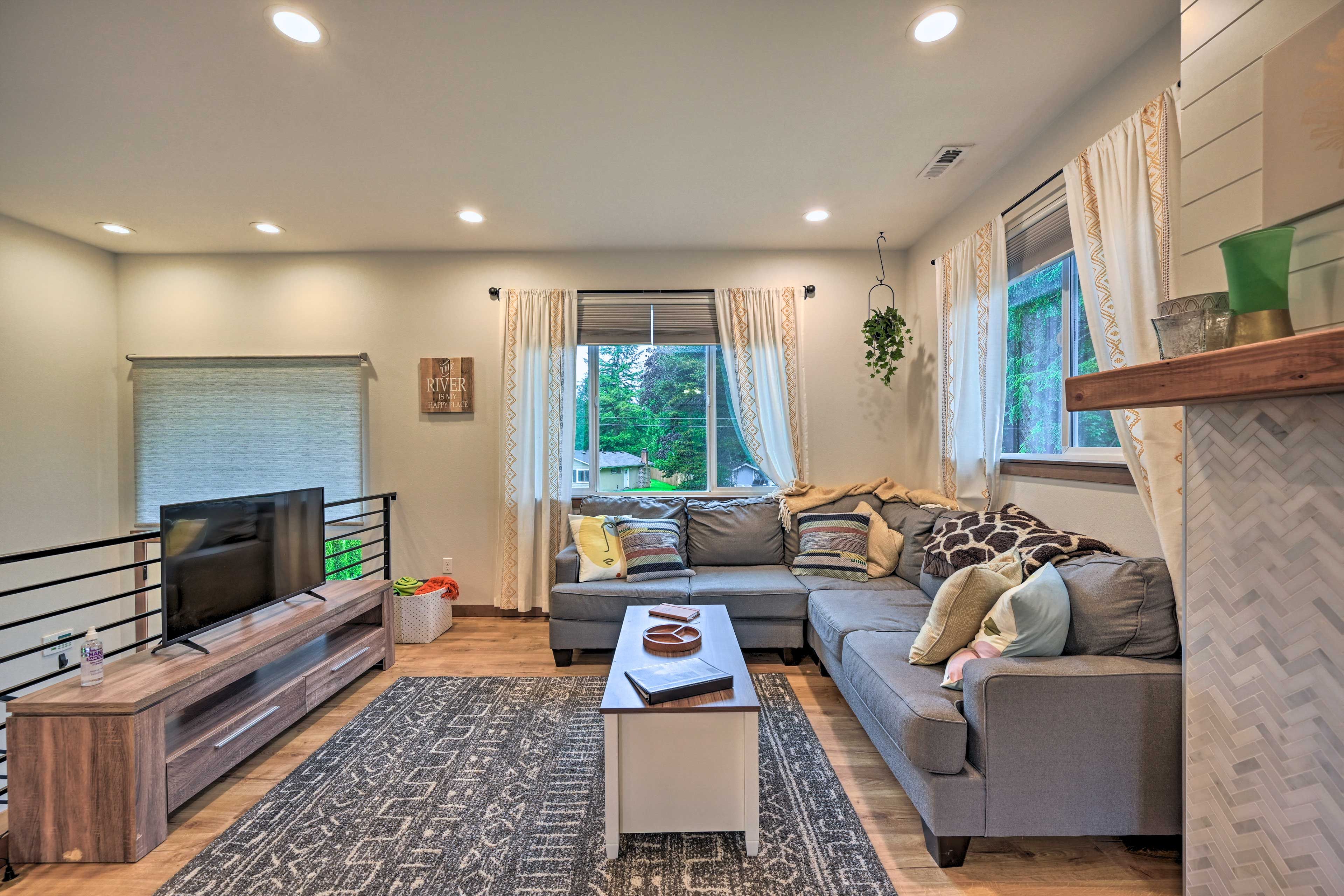 Living Room | Steps Required | Fireplace | Board Games | Central A/C