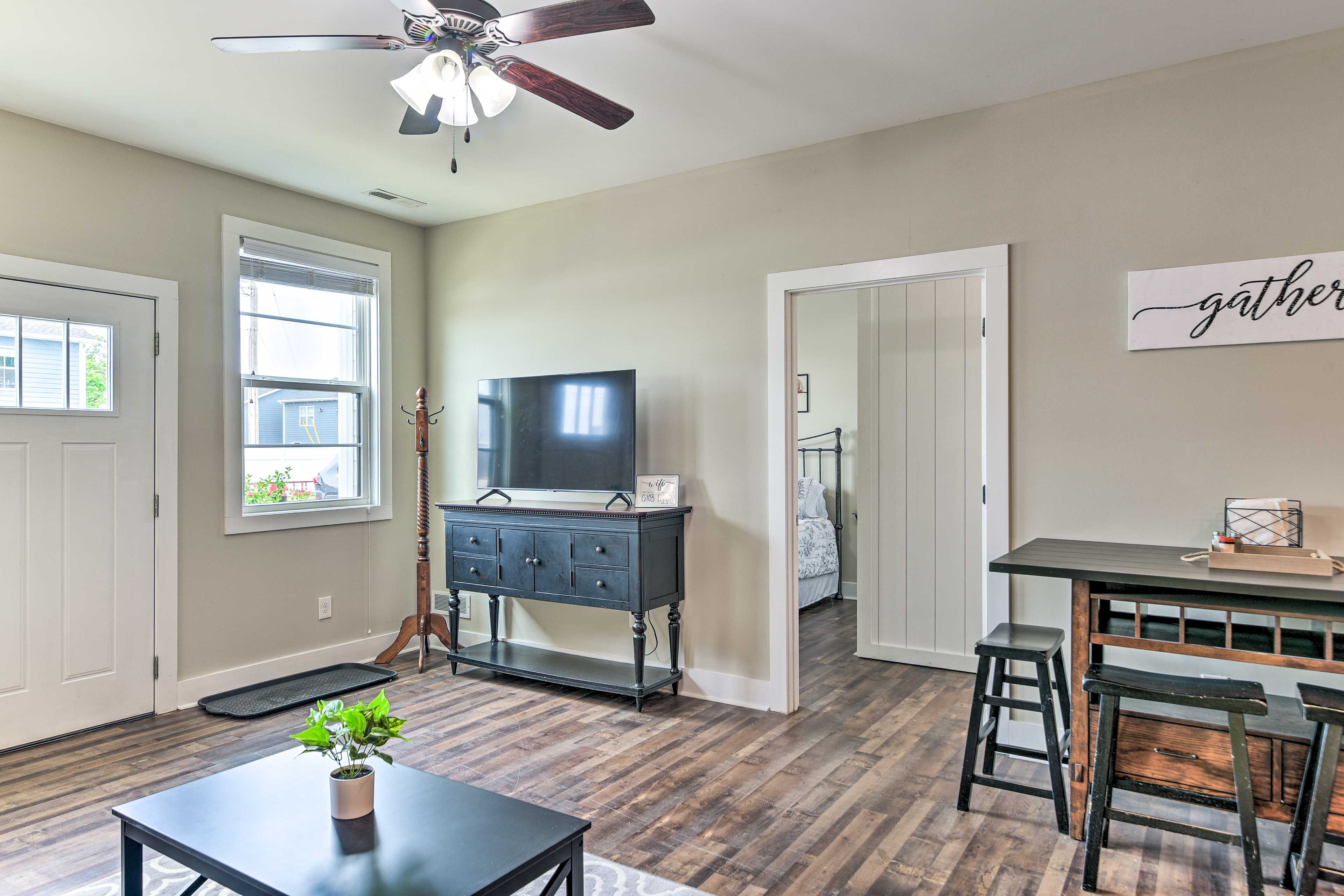 Living Room | Free WiFi | Central Heating & A/C