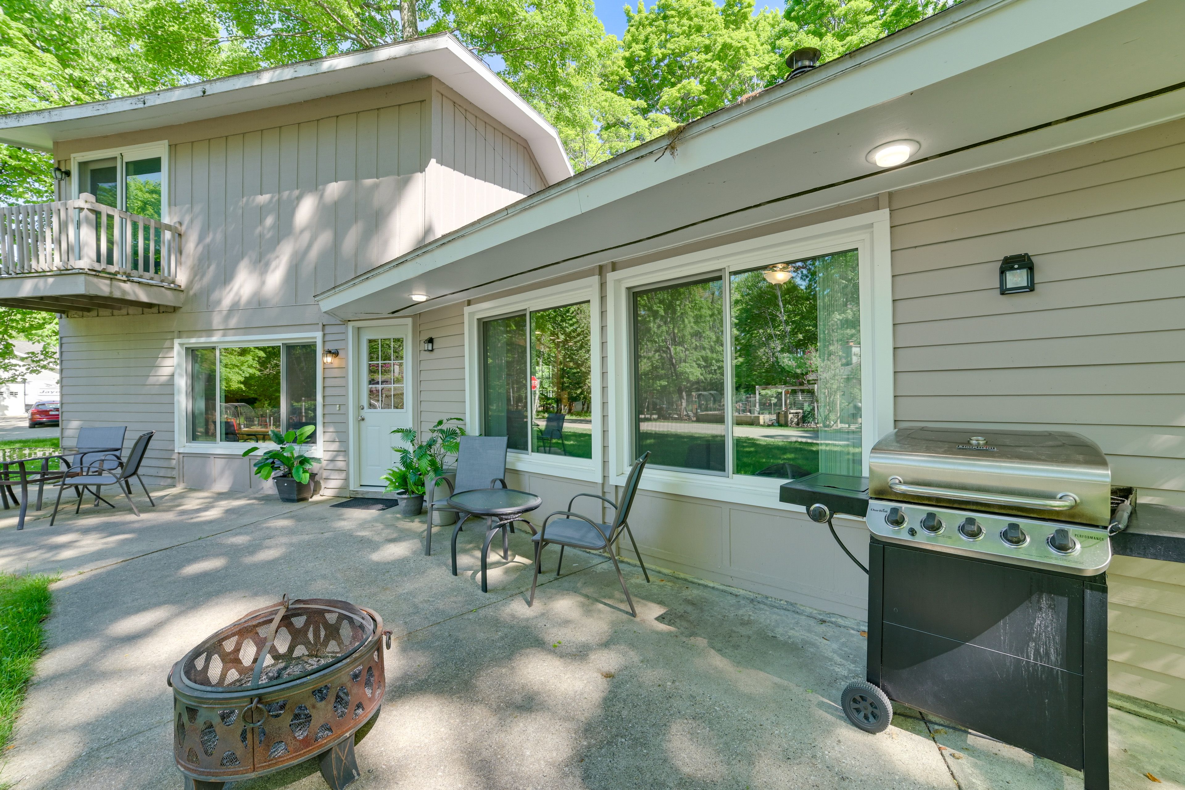 Patio | Grill | Fire Pit