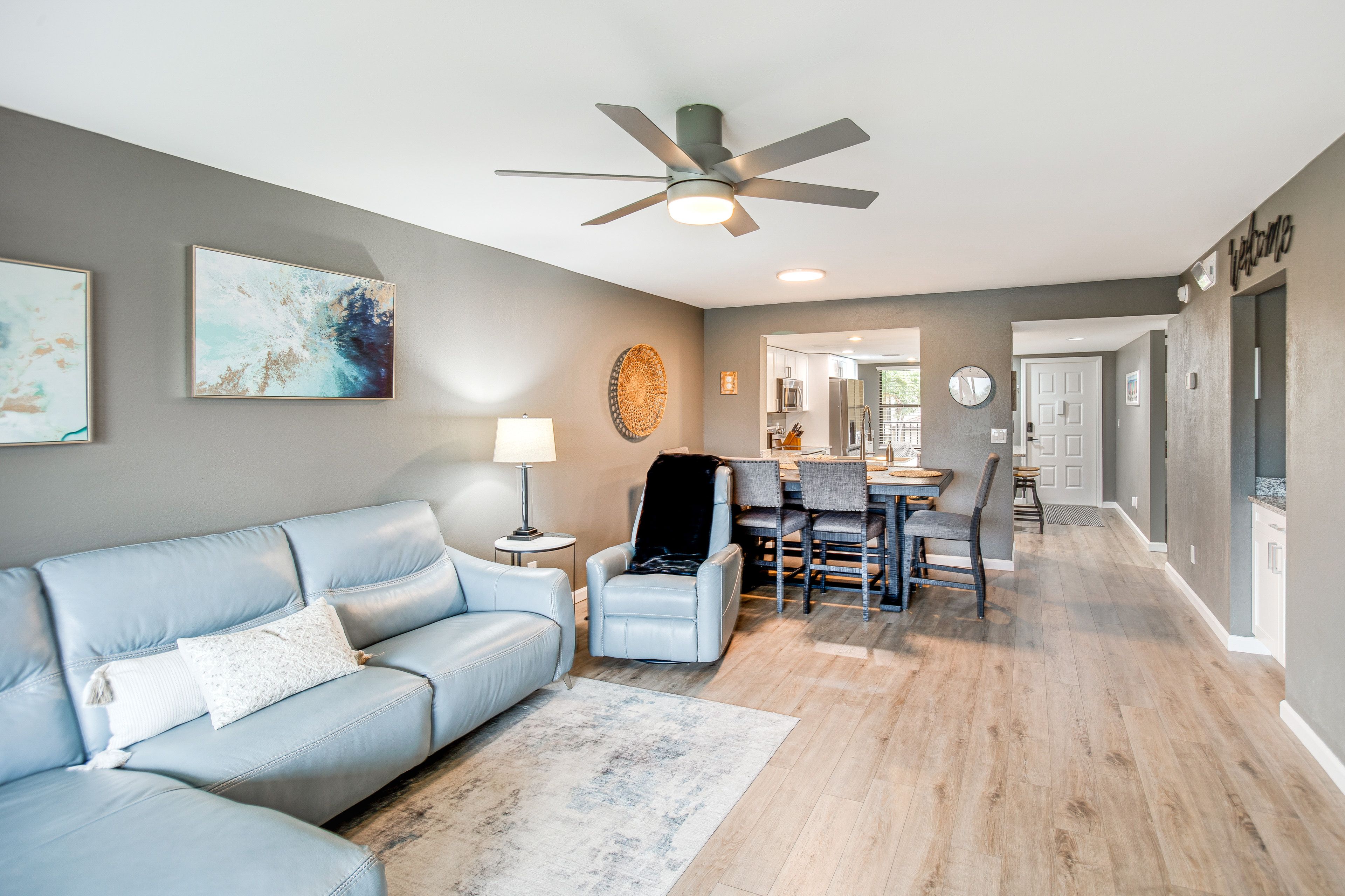 Living Room | Smart TV | Central A/C | Free WiFi