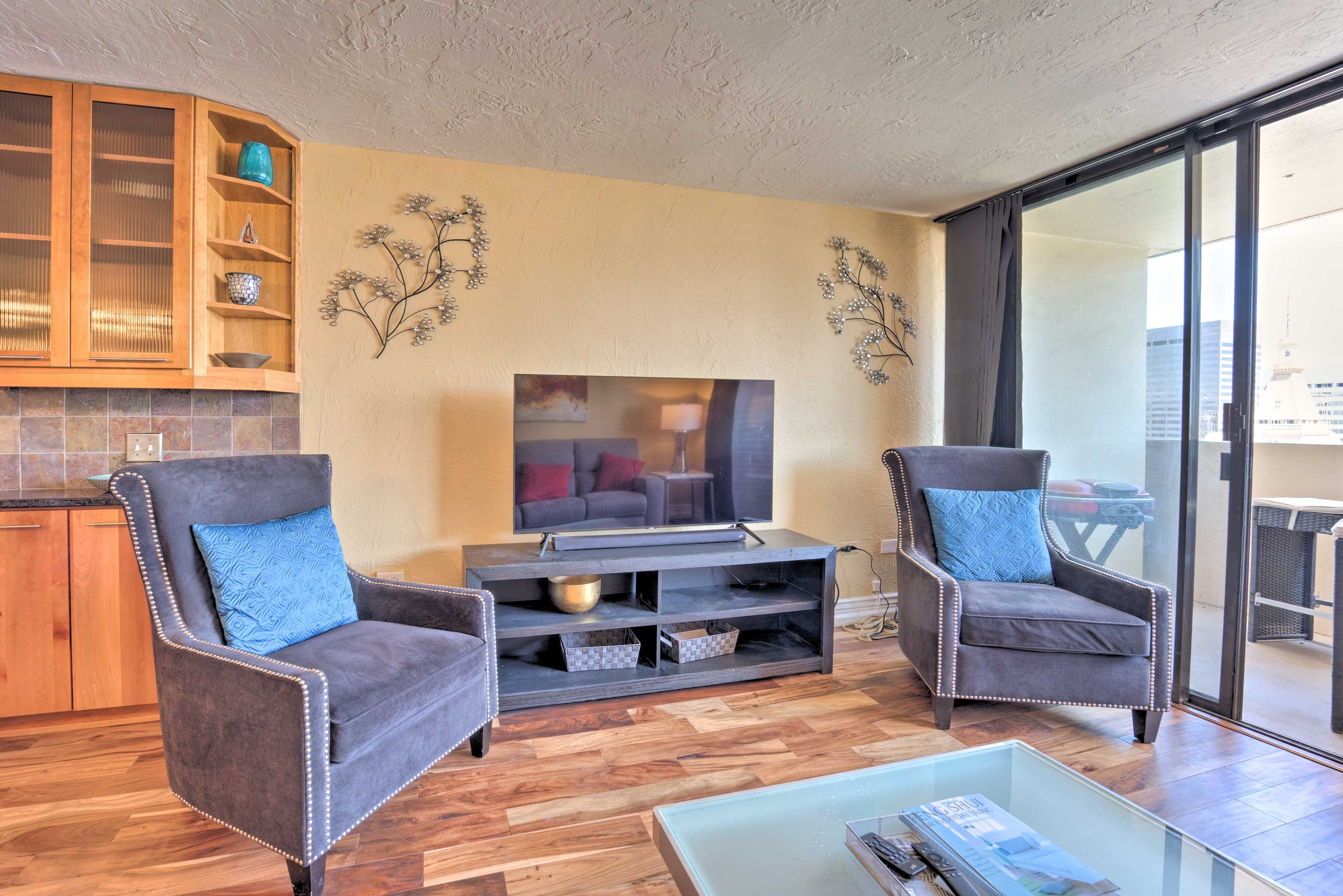 Living Room | Smart TV | Free WiFi