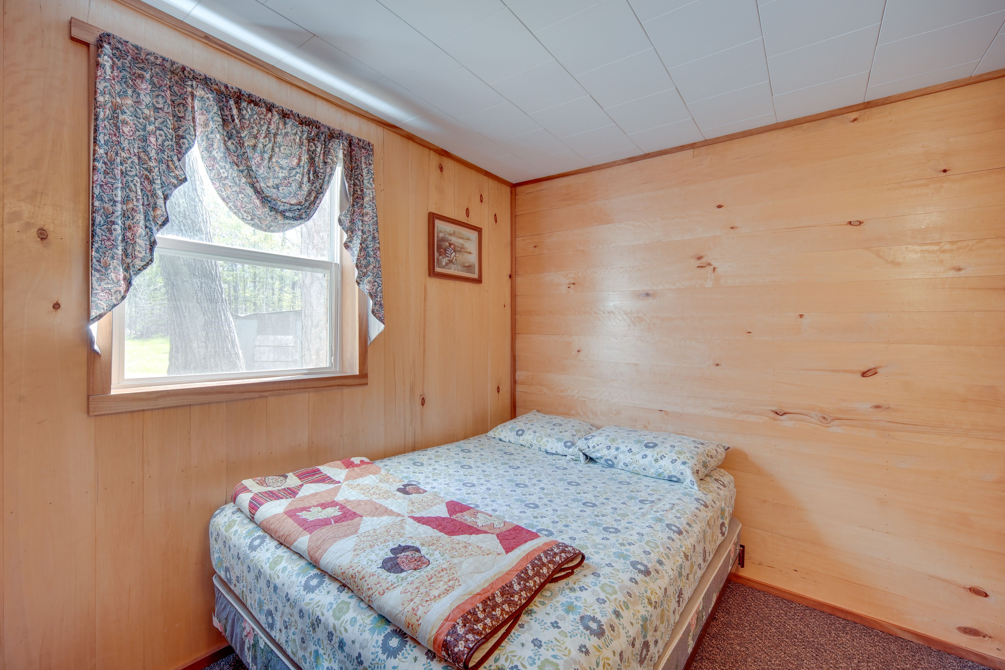 Bedroom 1 | Full Bed | Linens Provided | Main Floor