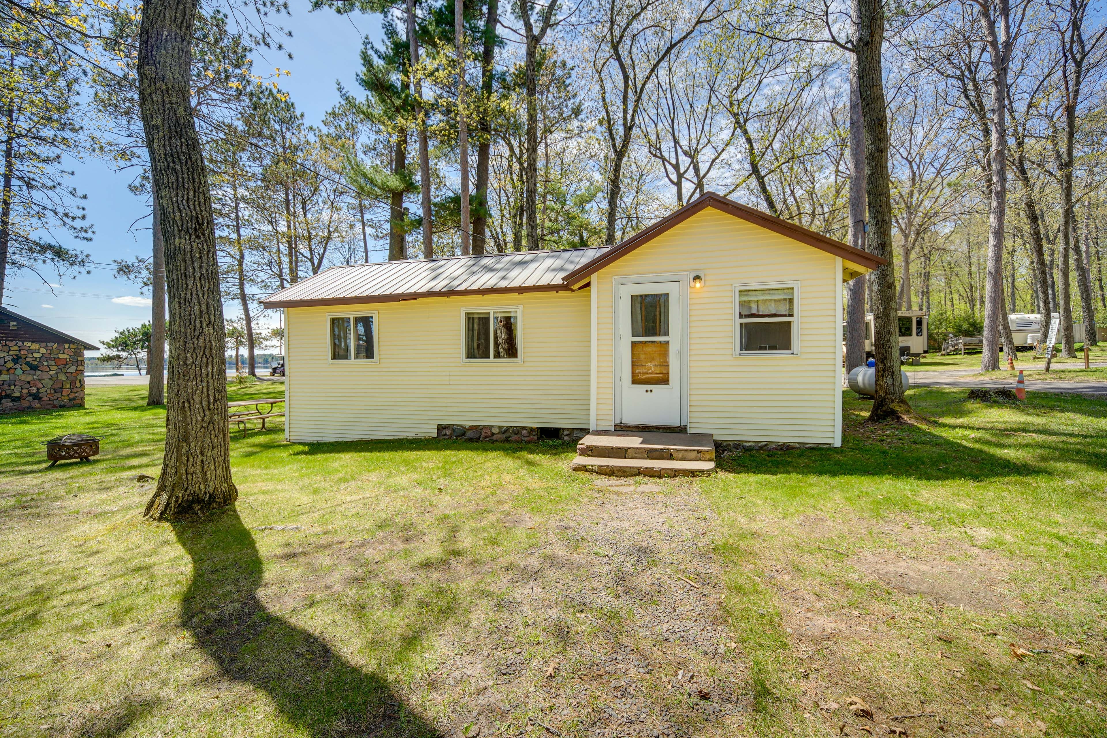 Cabin Exterior | Driveway Parking (2 Vehicles)