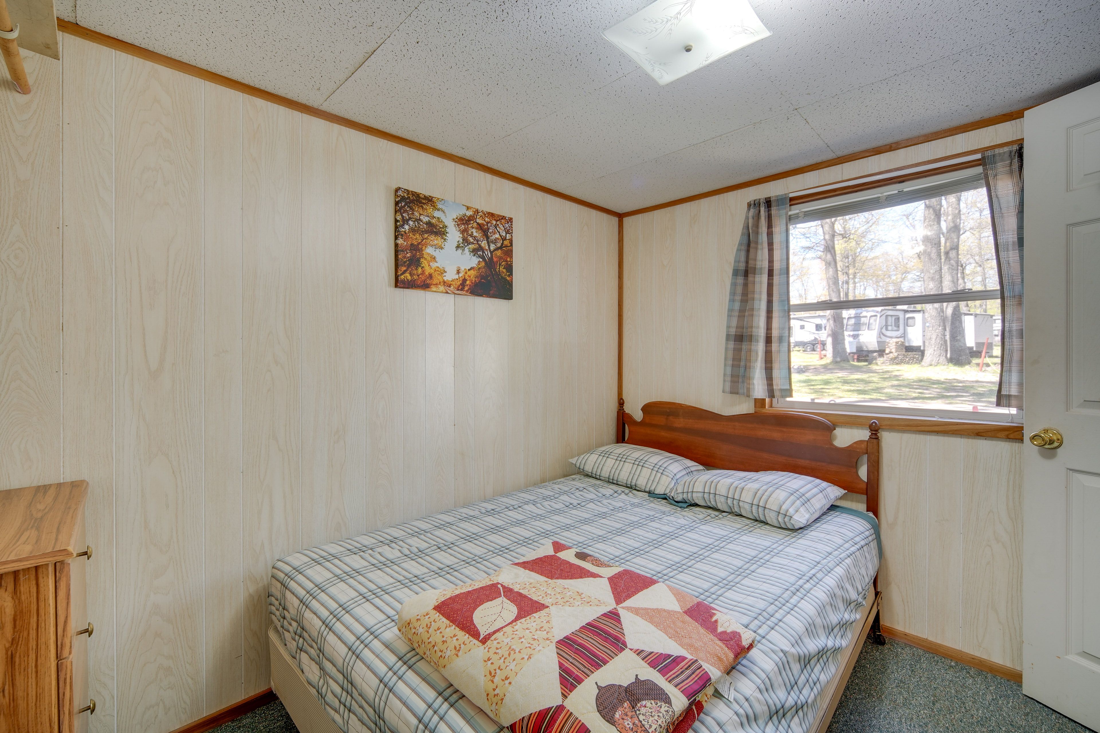 Bedroom 1 | Full Bed | Linens Provided | Main Floor