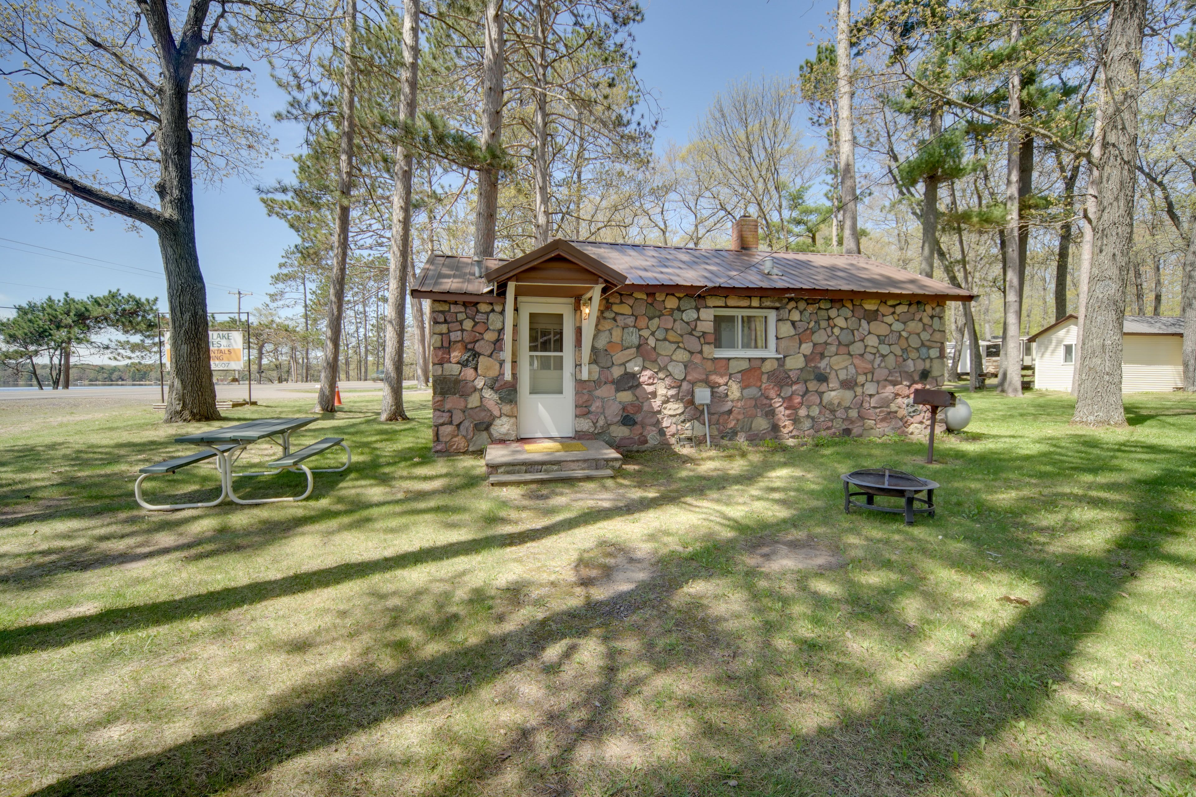 Cabin Exterior | Fire Pit | Charcoal Grill