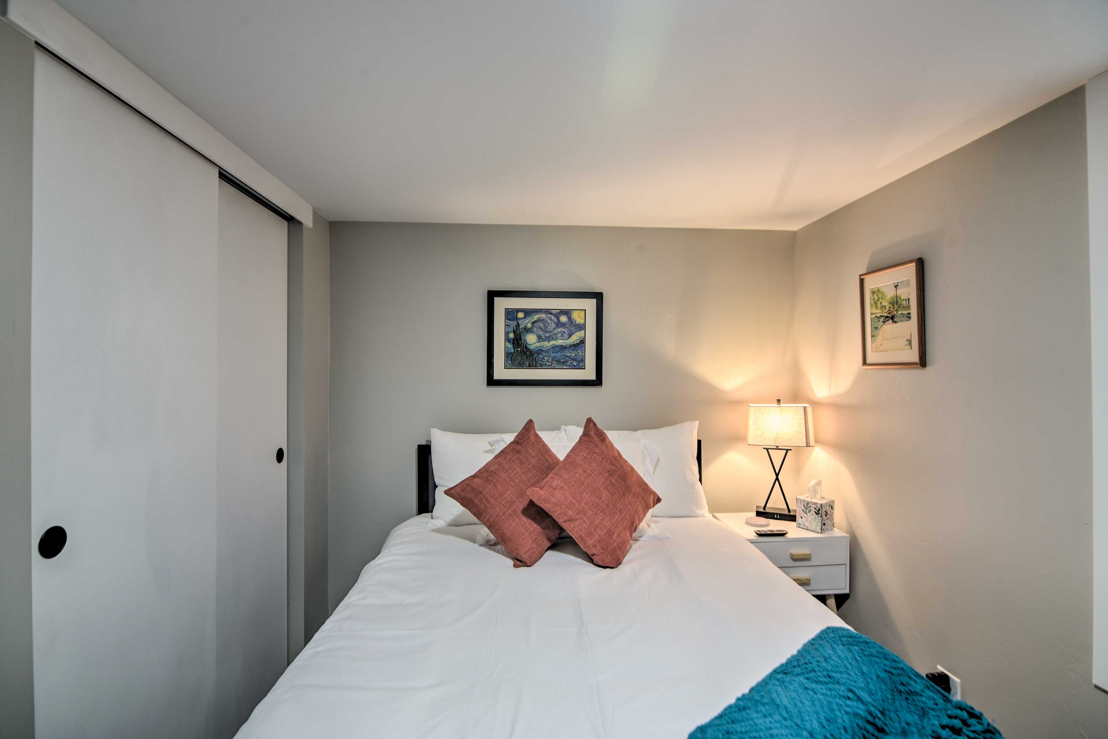 Bedroom | Smart TV
