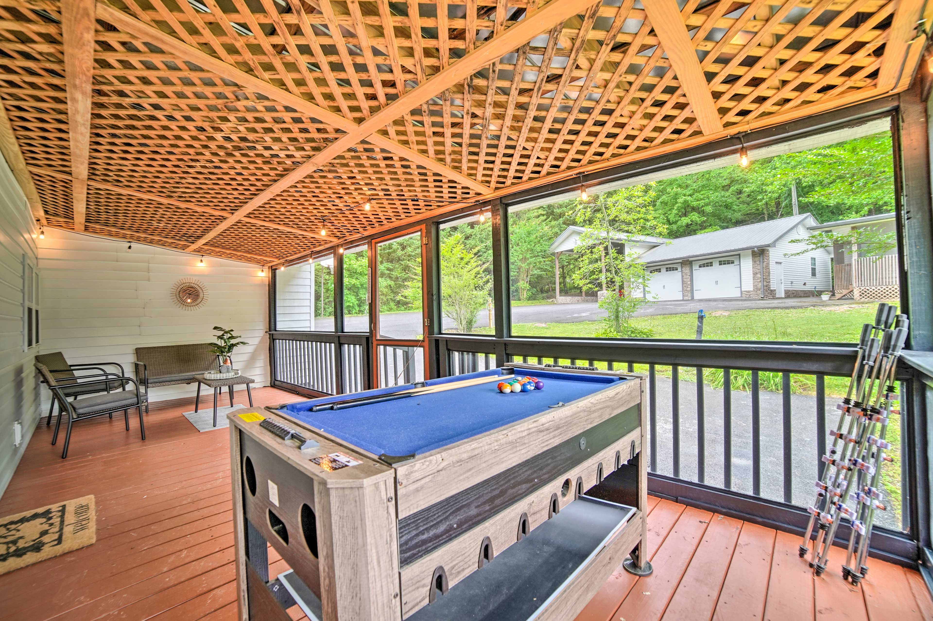 Screened-in Porch