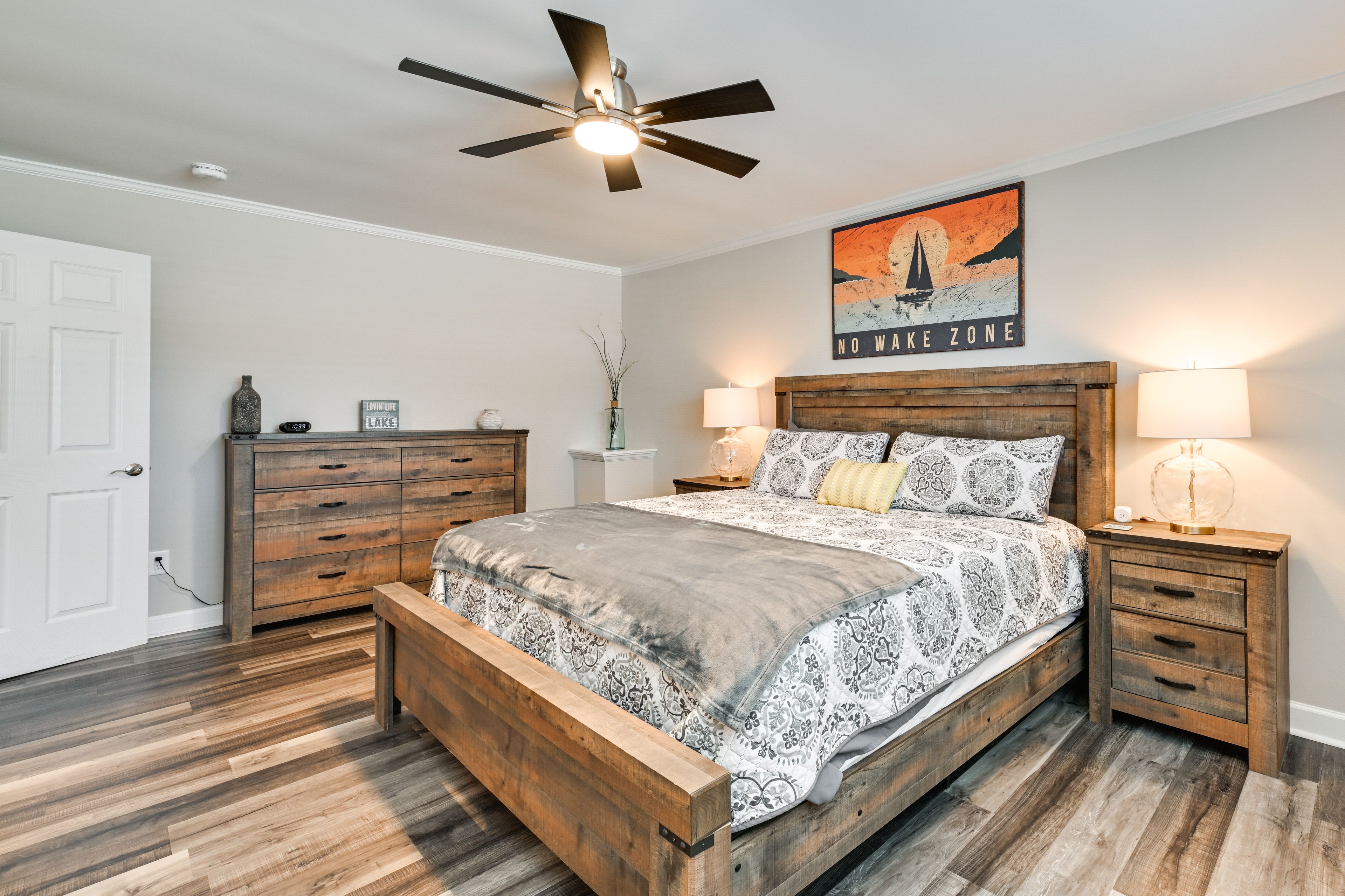 Bedroom 1 | King Bed