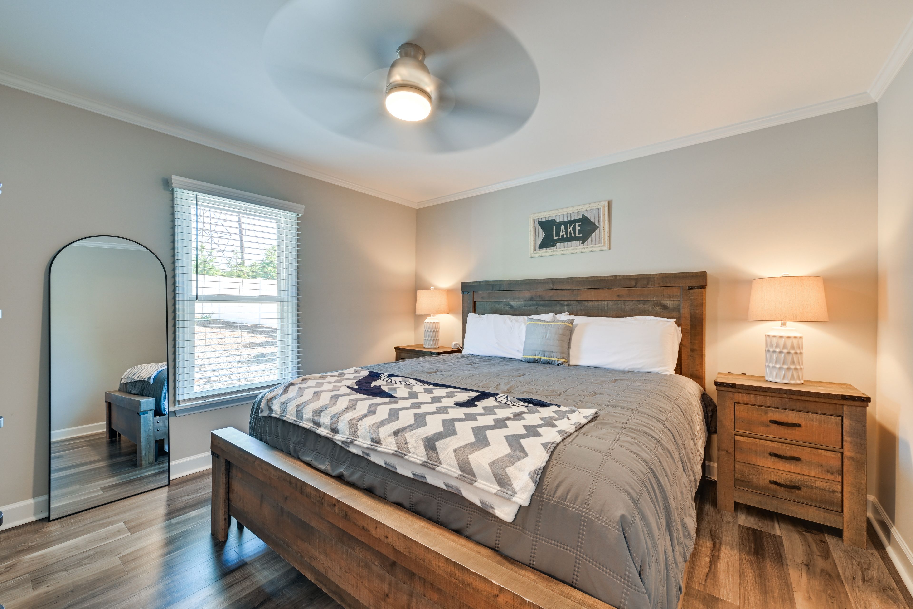 Bedroom 2 | King Bed
