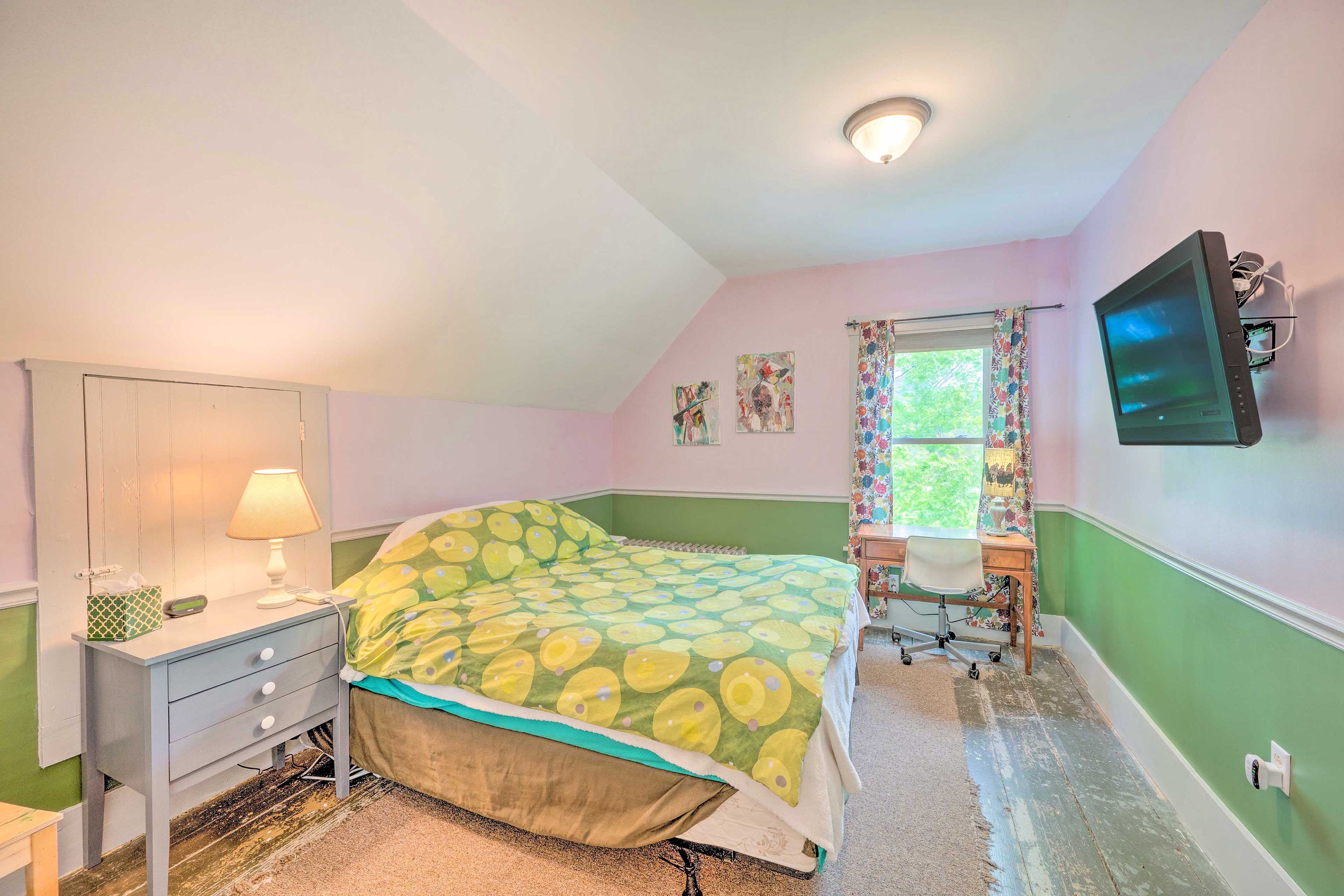 Bedroom 2 | Upper Level | Queen Bed