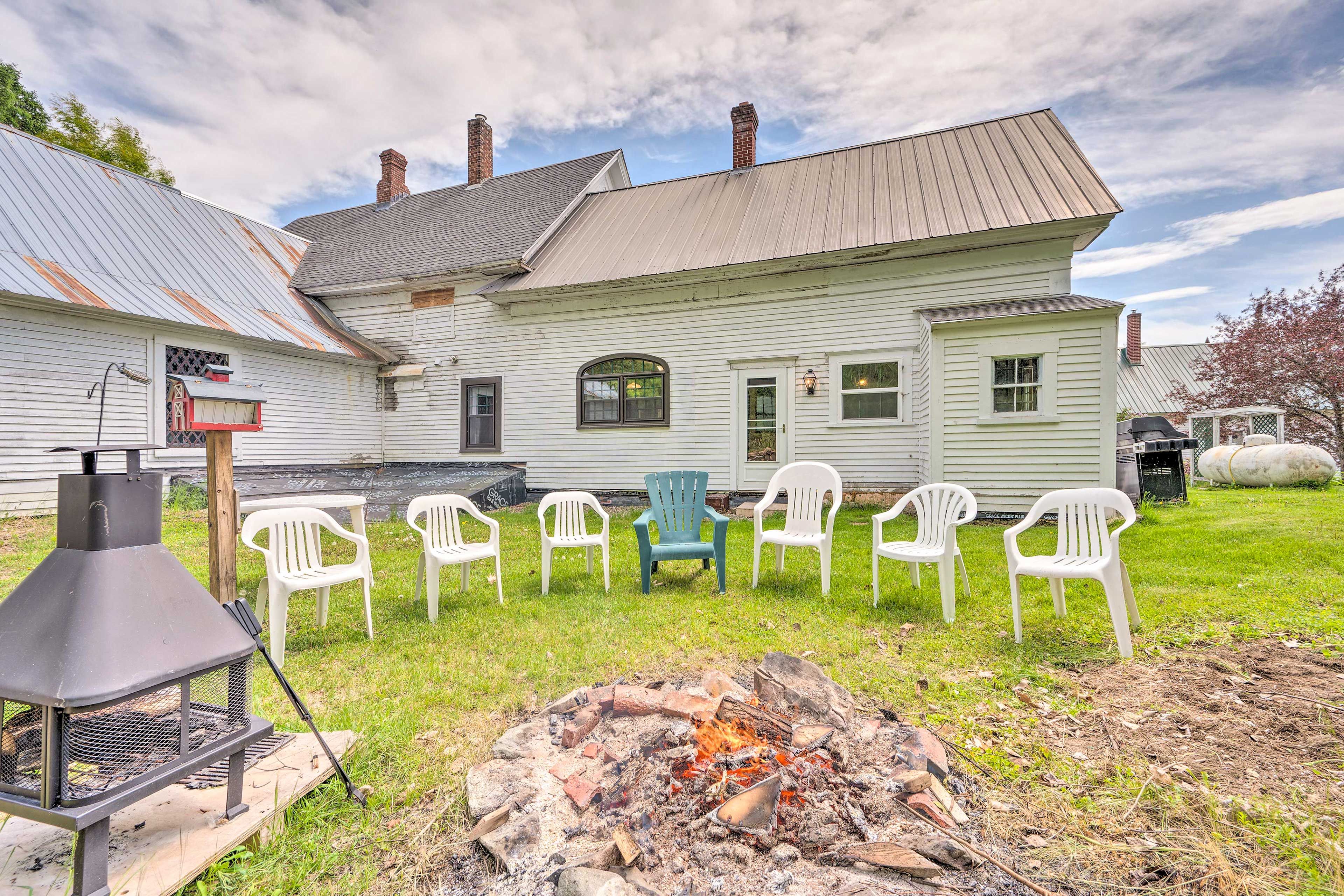 Yard | Fire Pit (Wood Provided | Gas Grill