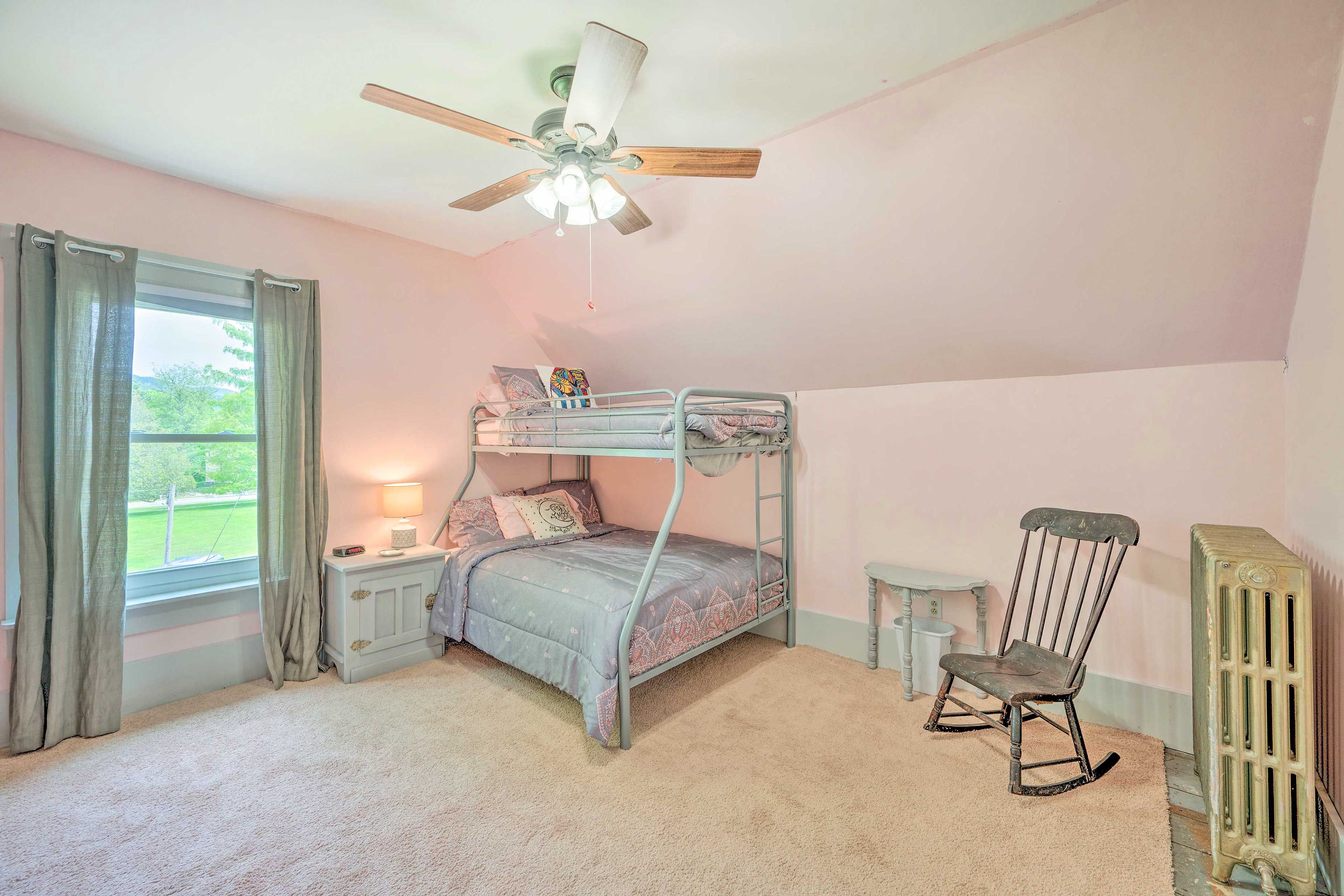 Bedroom 4 | Upper Level | Twin/Full Bunk Bed