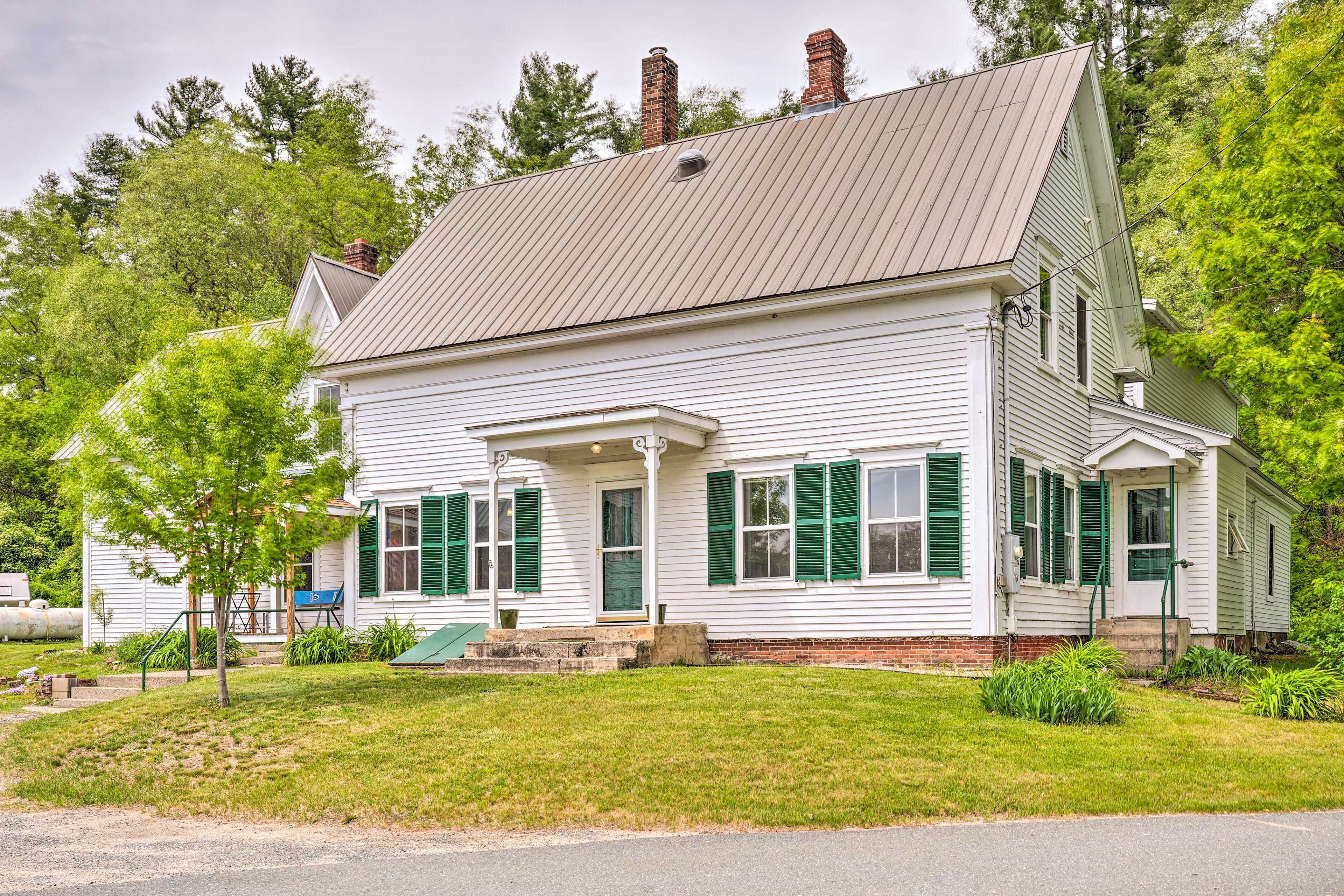 Guildhall Vacation Rental | 2,200 Sq Ft | 4BR | 2BA | Stairs Required